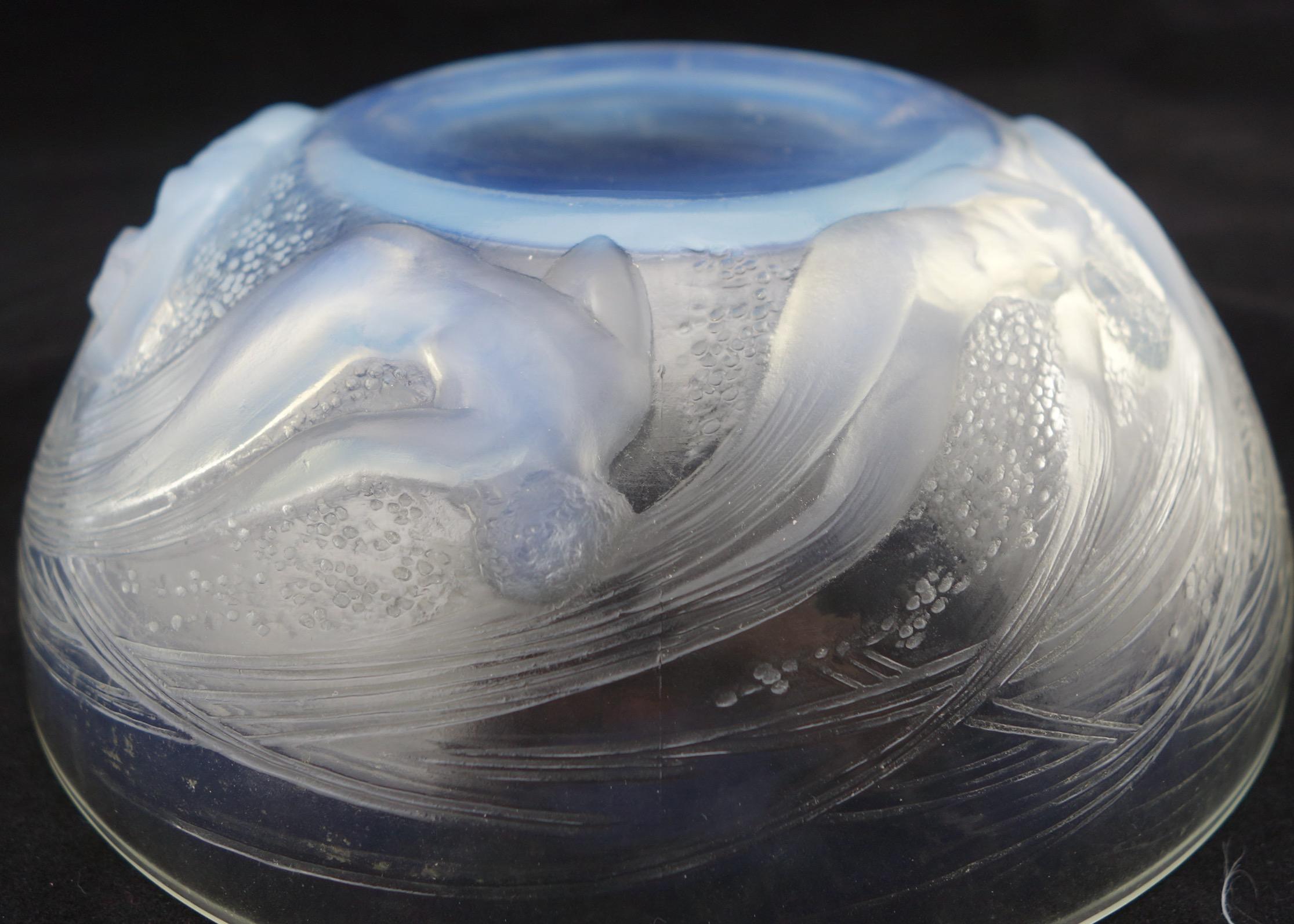 French R. Lalique Ondines Opalescent Glass Bowl, circa 1930s