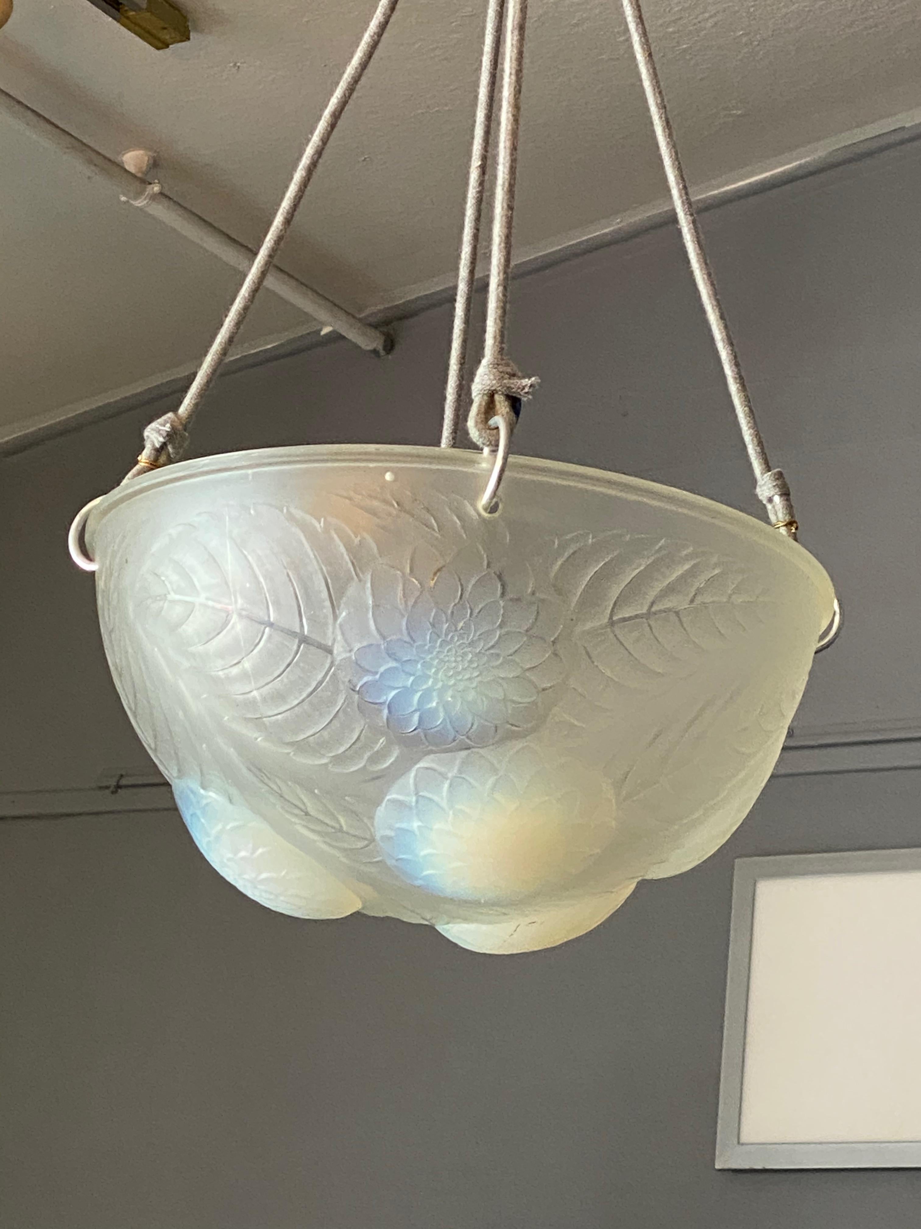 Early 20th Century R Lalique : opalescent 