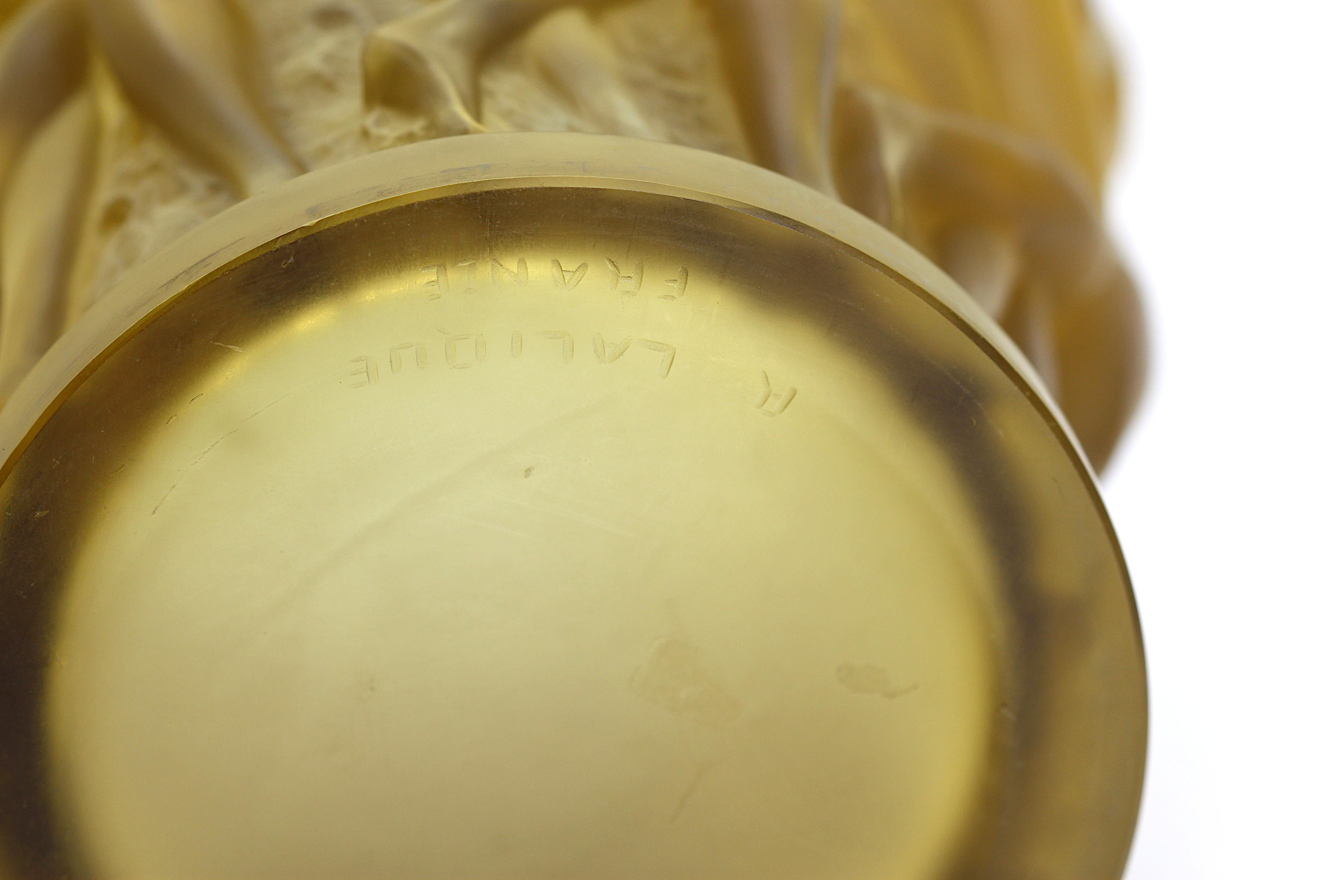 Vetro R. Lalique Raro e importante vaso Bacchantes in ambra gialla di Rene Lalique in vendita