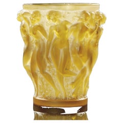 Antique R Lalique , Vase Bacchantes Teinté ambre jaune , 1927