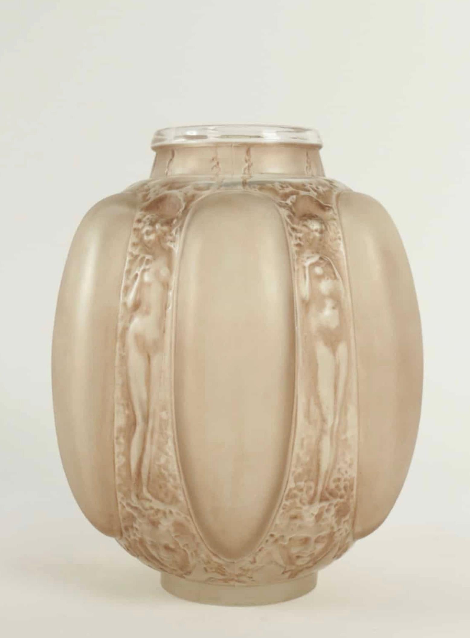 French R Lalique, Vase Six Figurines Et Masques For Sale