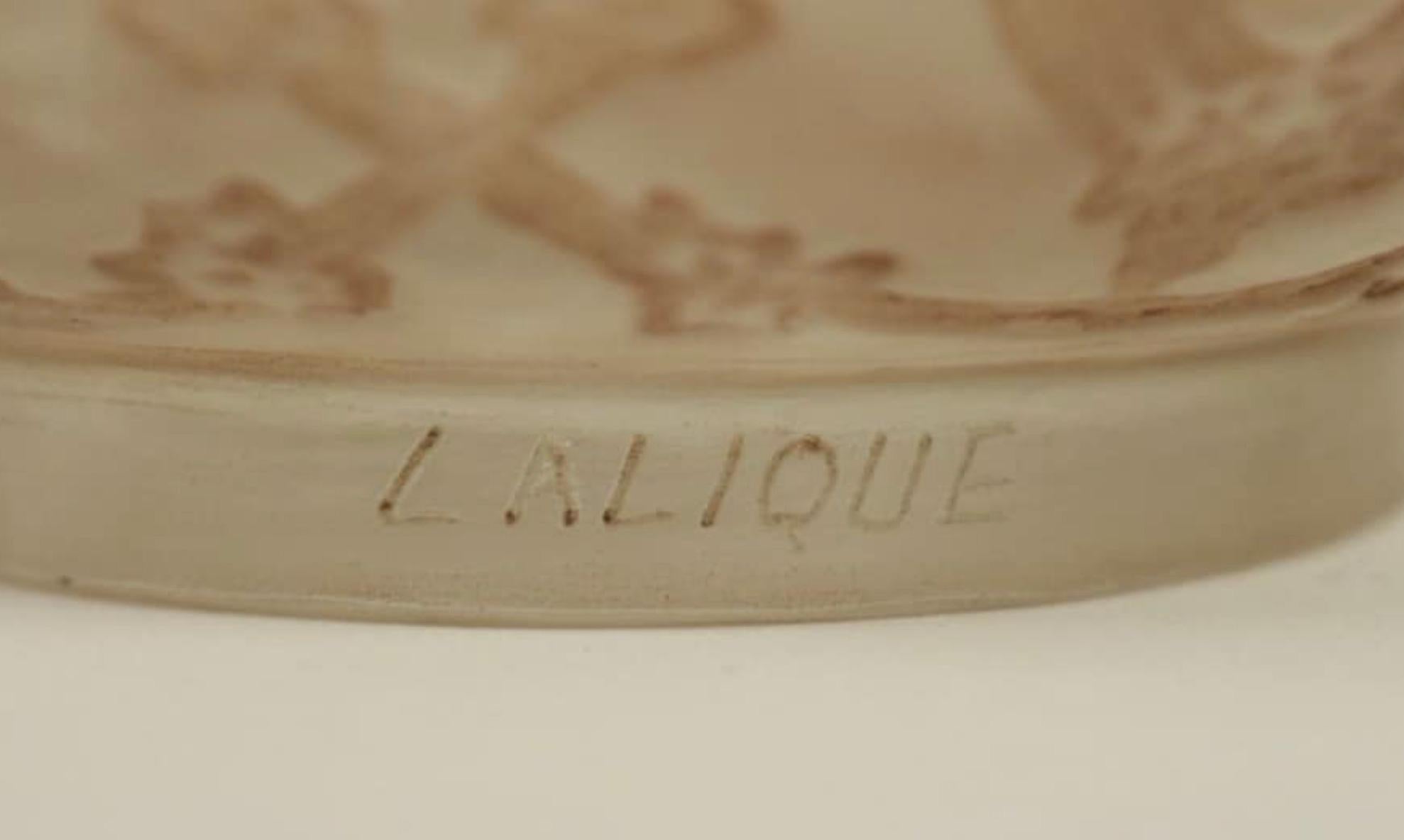20th Century R Lalique, Vase Six Figurines Et Masques For Sale