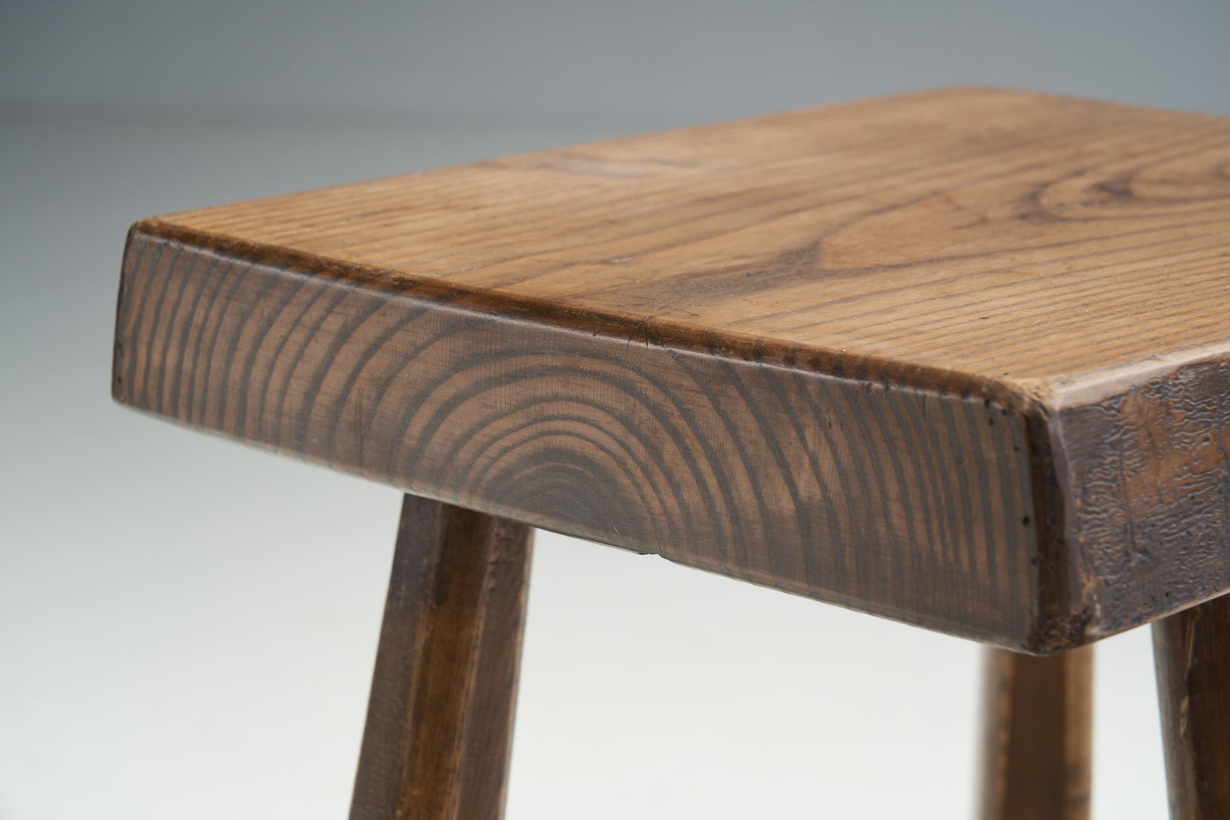 R. Laveze Stained Oak Tripod Stool, France 1965 In Good Condition In Utrecht, NL