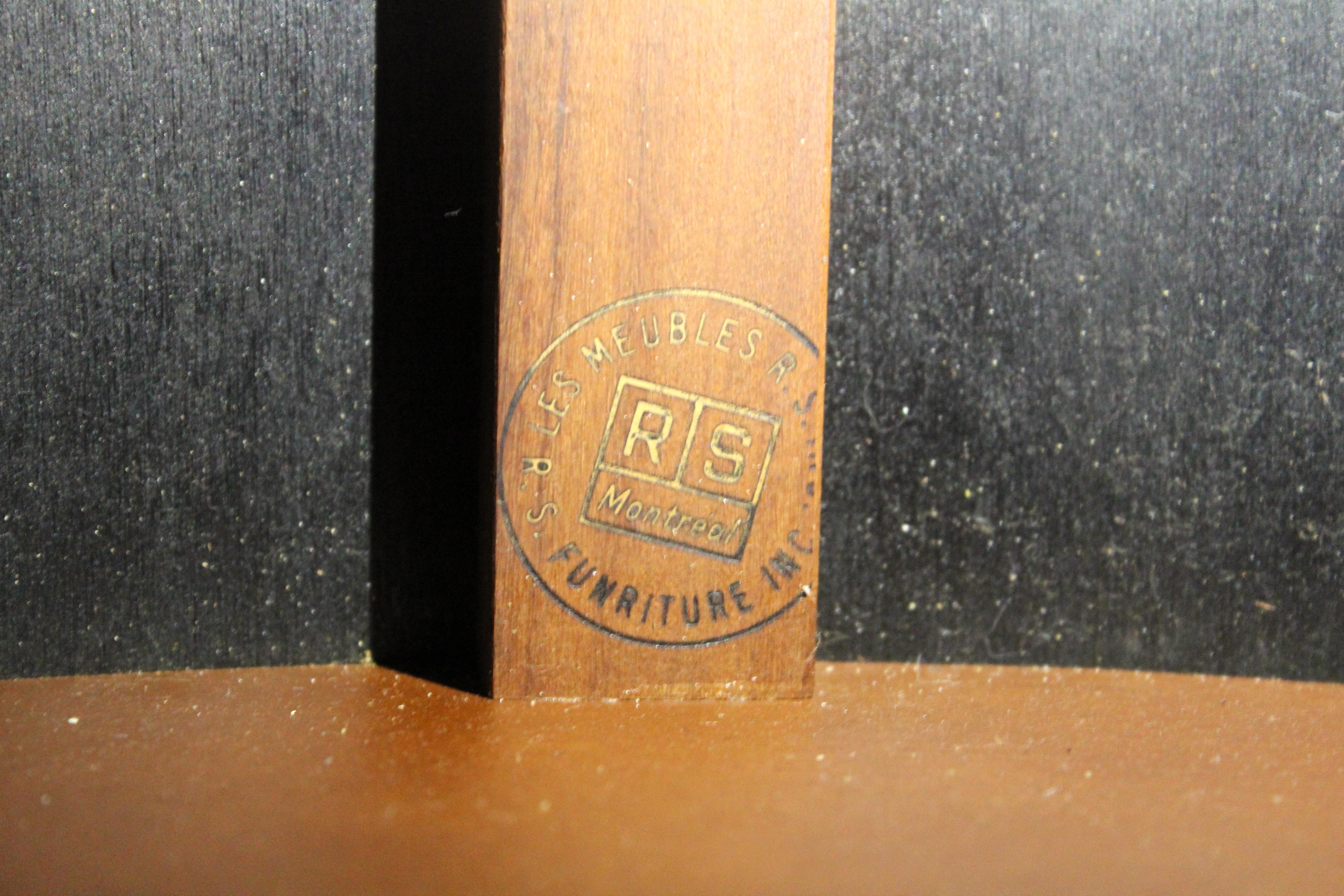 Armario de tambor cilíndrico de teca por R.S. Muebles de Montreal 5
