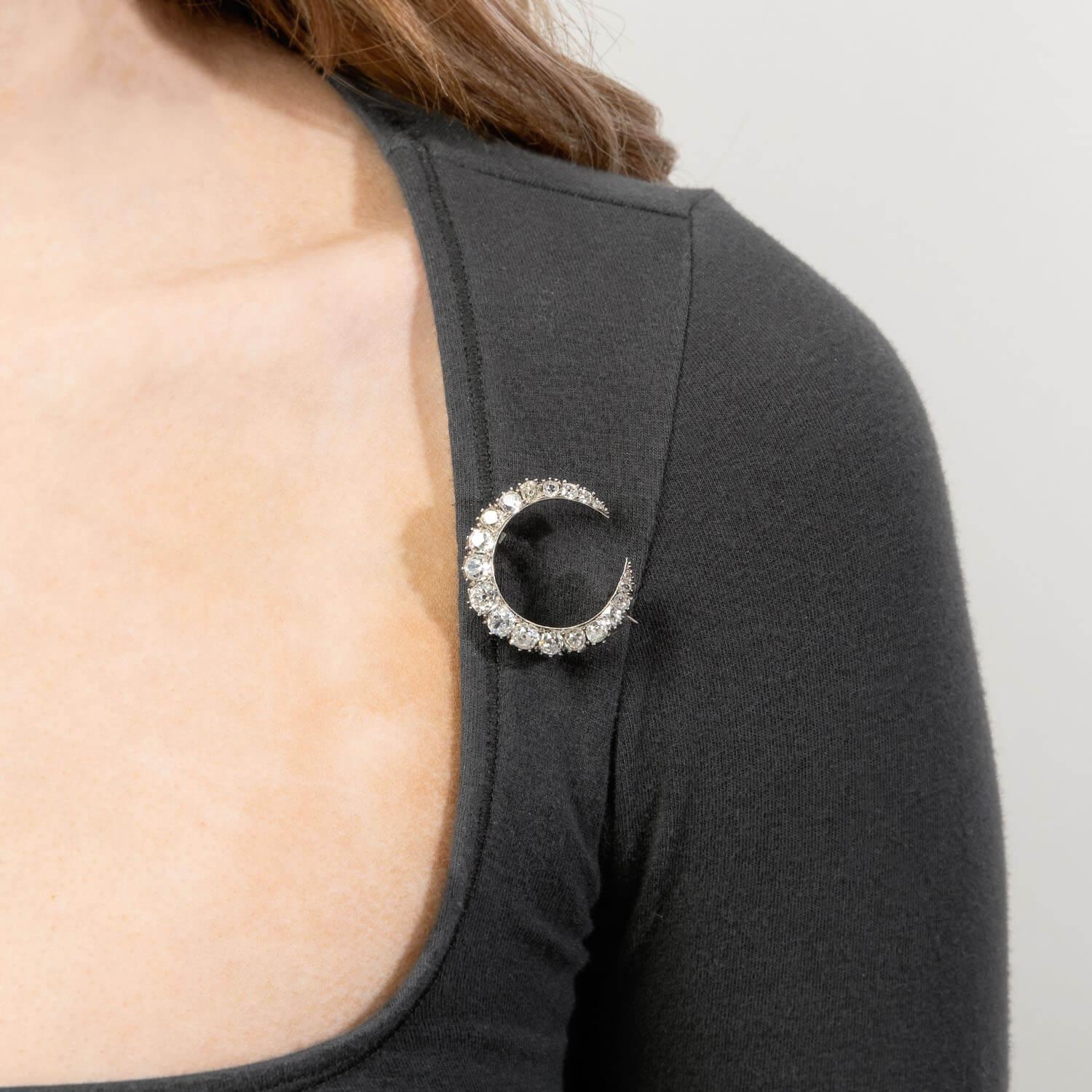 Taglio vecchia miniera R. STEWART Spilla/pendente vittoriano a mezzaluna con diamante in argento 18k/sterling in vendita