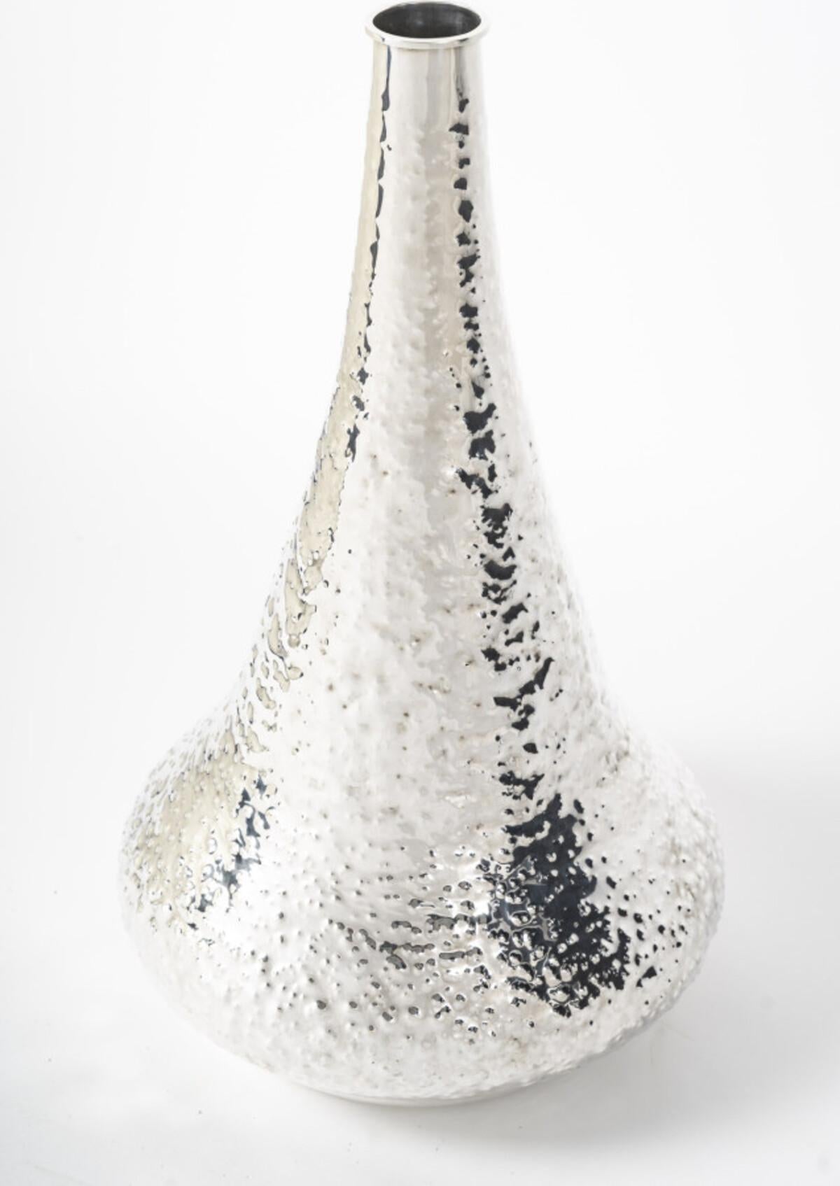 R. VALLE – Large 20th Century Solid Silver Vase – Northern Italy In Excellent Condition For Sale In SAINT-OUEN-SUR-SEINE, FR