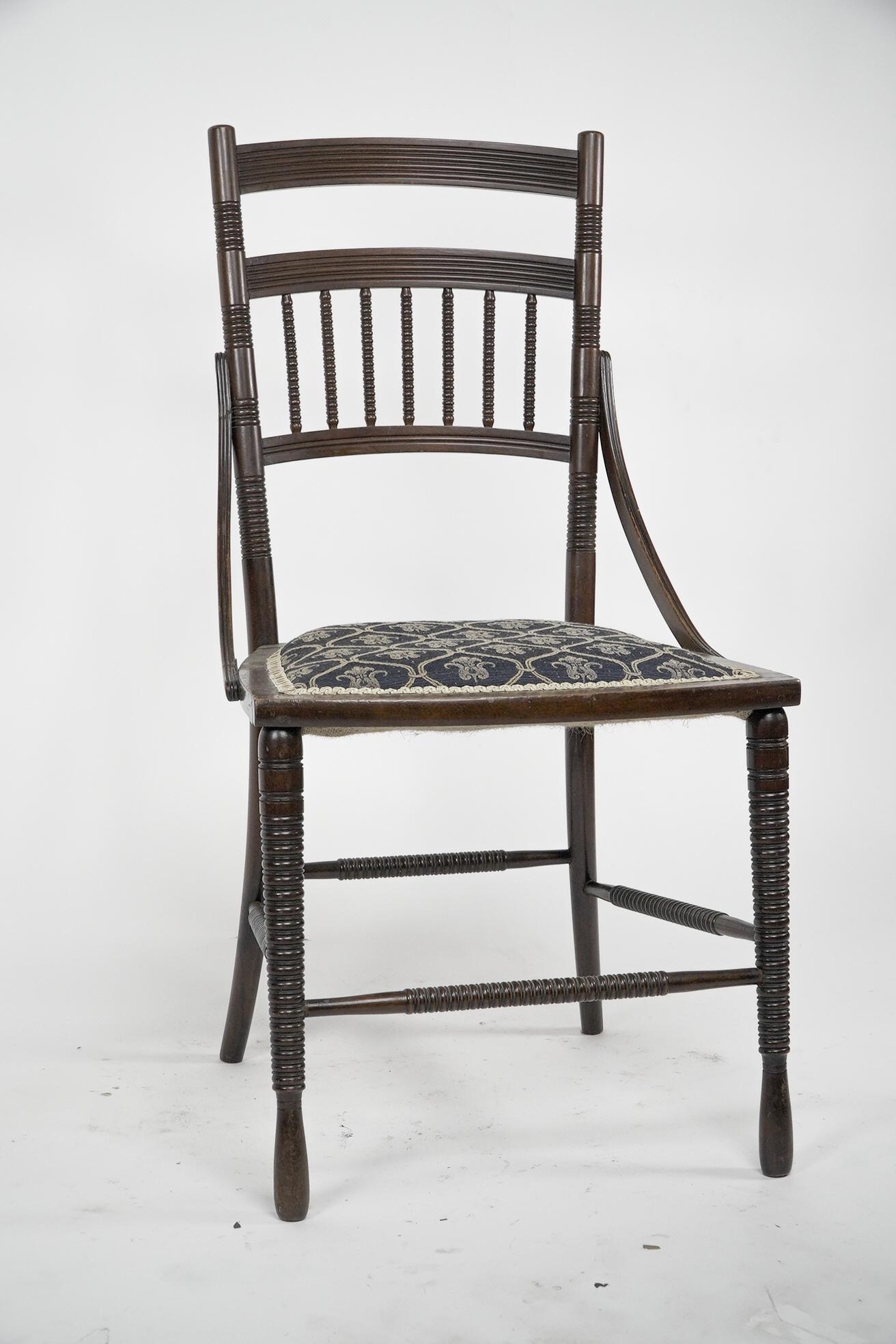 R. W. Edis, probably made by Jackson & Graham A fine pair of Walnut side chairs For Sale 1