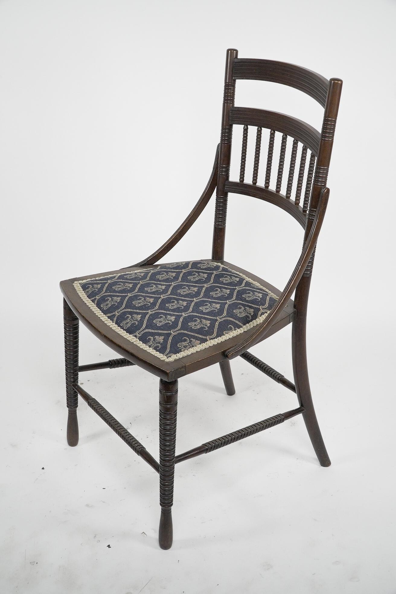 R. W. Edis, probably made by Jackson & Graham A fine pair of Walnut side chairs For Sale 2