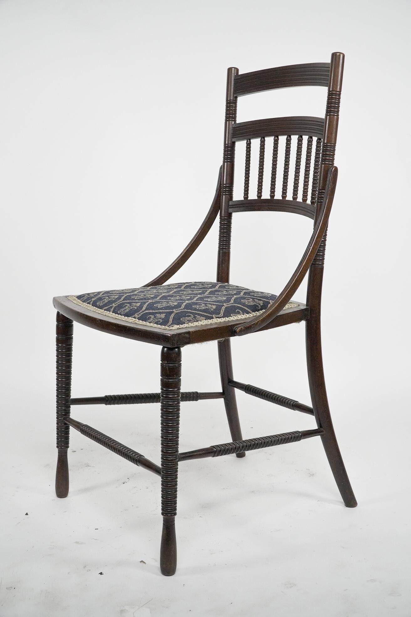R. W. Edis, probably made by Jackson & Graham A fine pair of Walnut side chairs For Sale 3