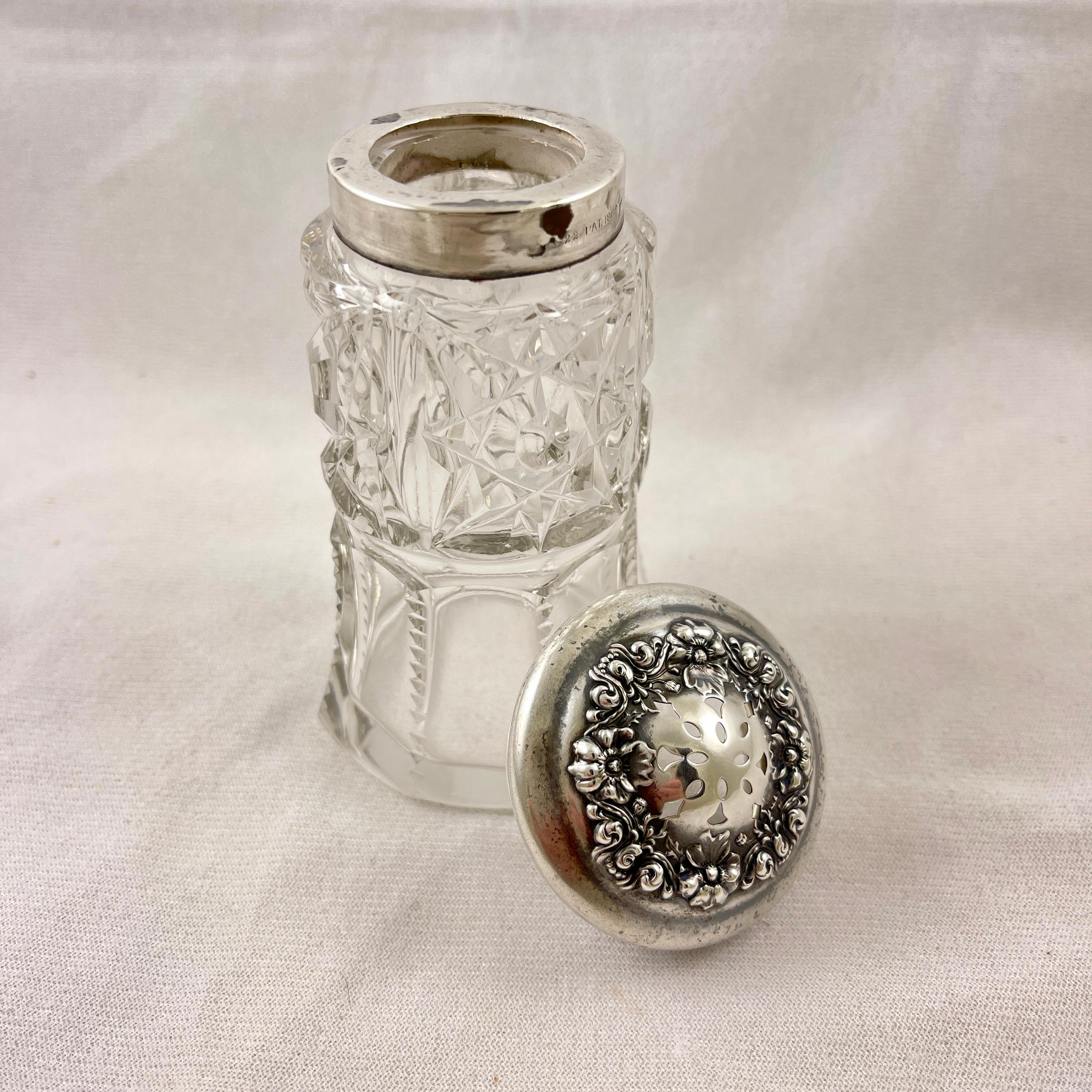 R. Wallace & Sons Azucarero de cristal y plata de ley siglo XX en venta