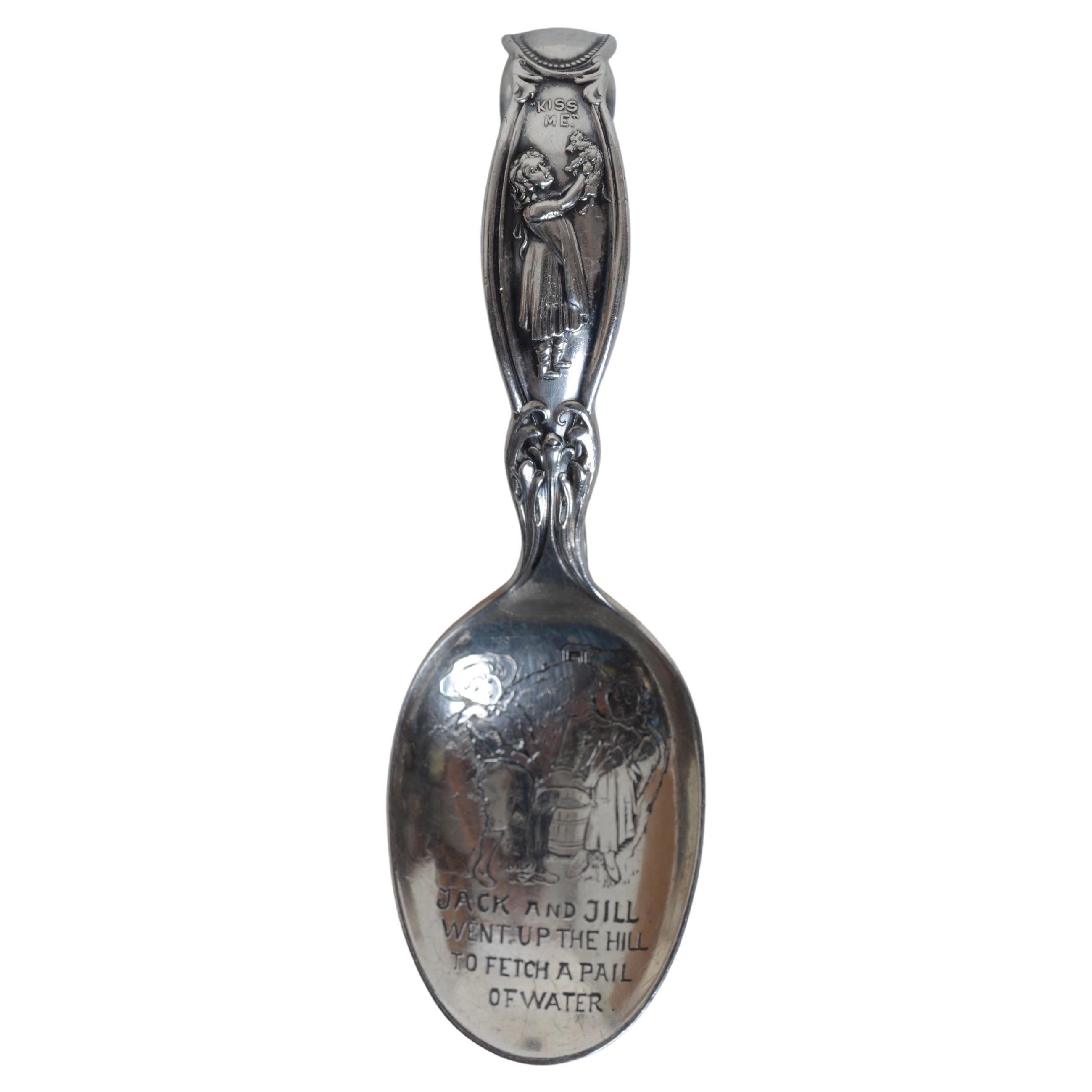 R. Cucchiaio per bambini con manico ricurvo in argento sterling di R. Wallace & Sons con ciotola incisa 