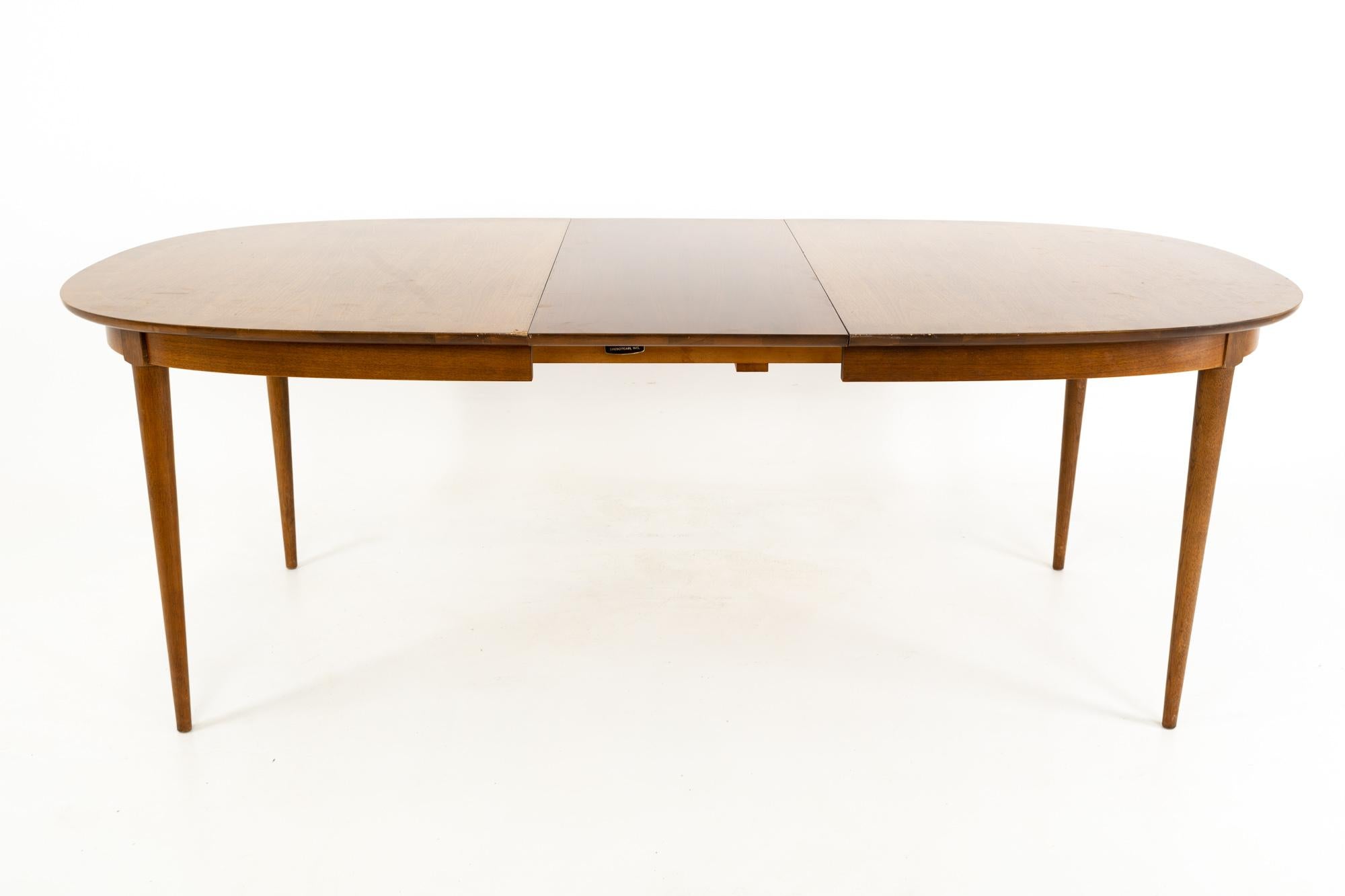 R-Way Mid Century Walnut Inlaid Rounded Oval 10 Person Dining Table In Good Condition In Franklin Park, IL