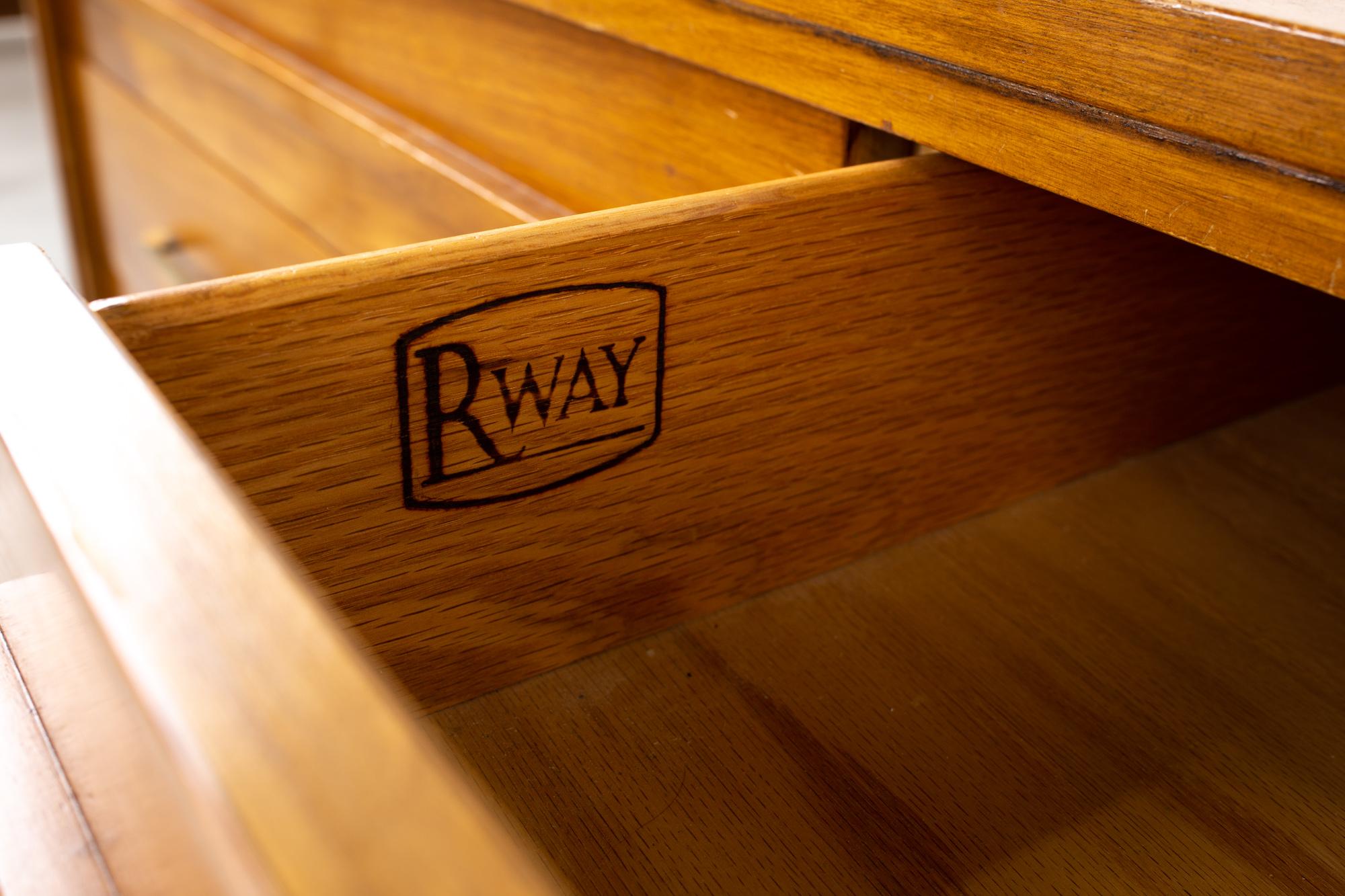 RWAY Mid Century Honey Walnut and Brass 10-Drawer Lowboy Dresser 3