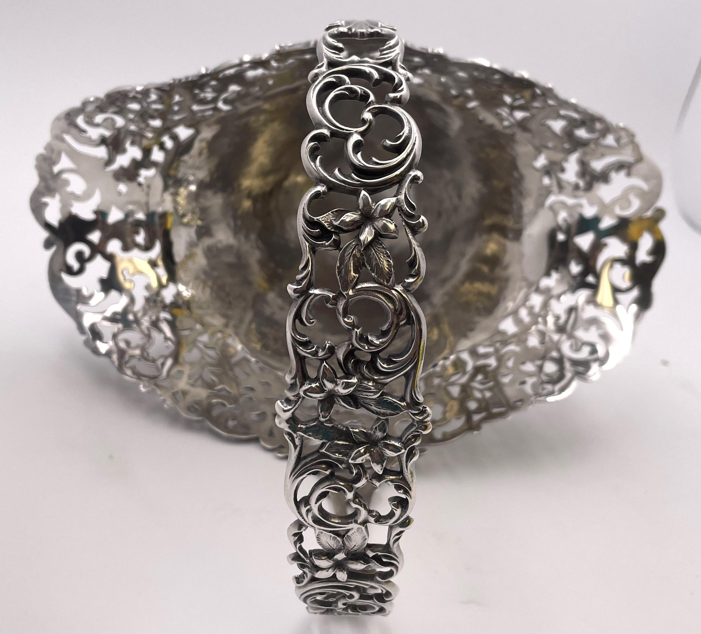 R Williams Jarrón/cesta nupcial de plata de ley de estilo Art Nouveau Principios del siglo XX Silver en venta