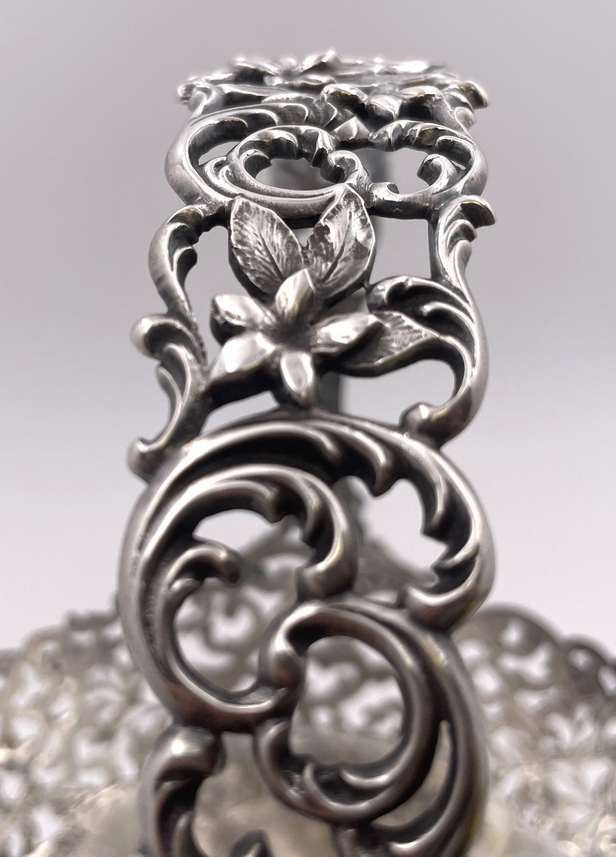 R Williams Jarrón/cesta nupcial de plata de ley de estilo Art Nouveau Principios del siglo XX en venta 1