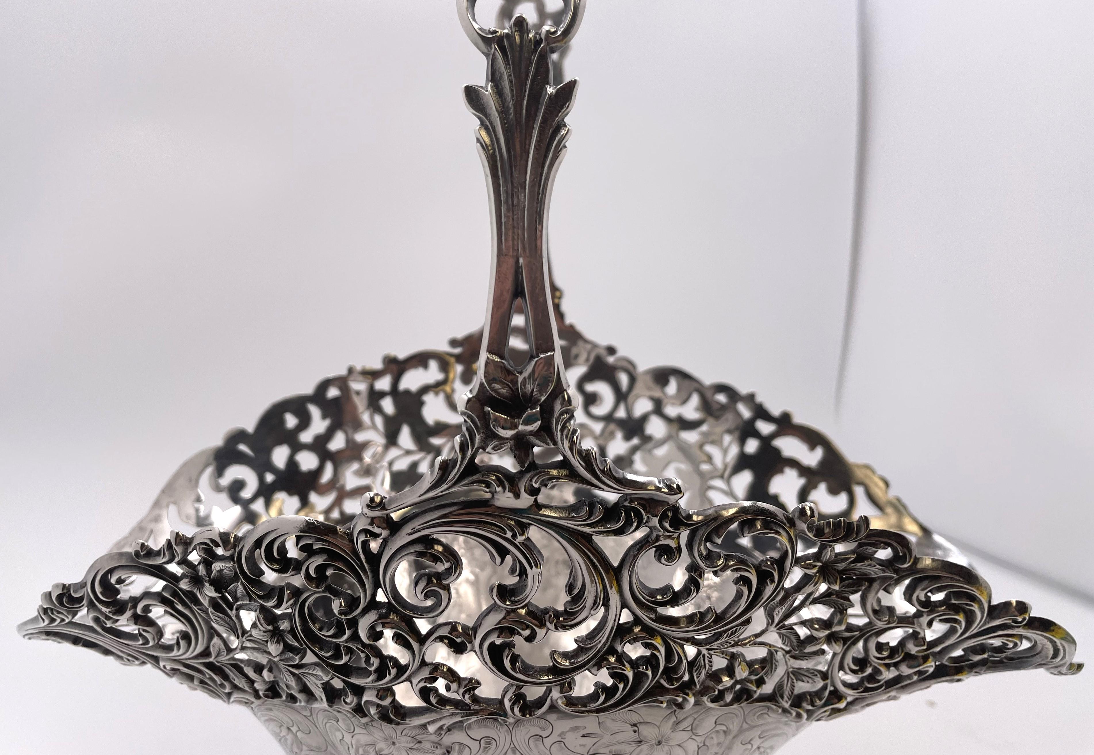 R Williams Jarrón/cesta nupcial de plata de ley de estilo Art Nouveau Principios del siglo XX en venta 2