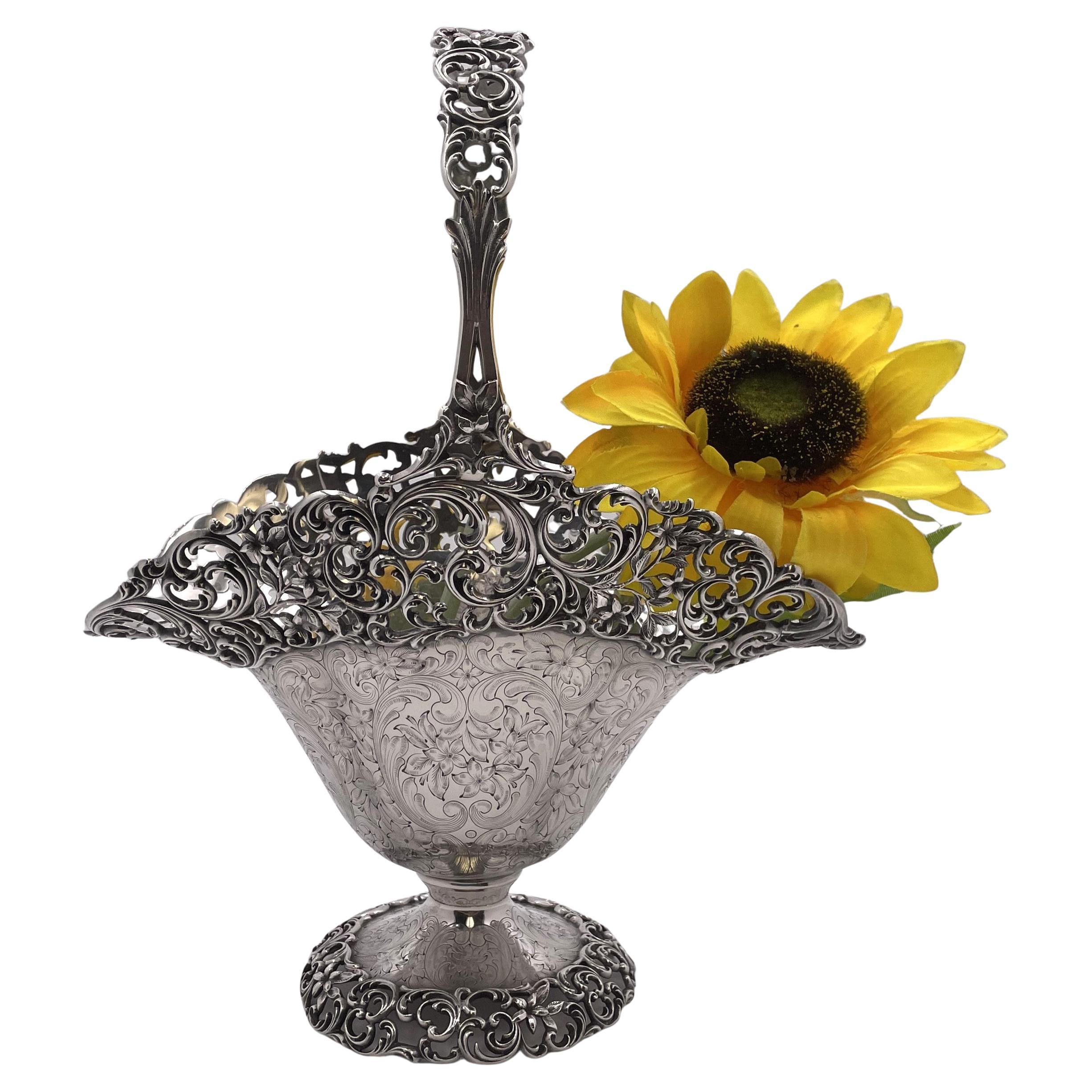 R Williams Jarrón/cesta nupcial de plata de ley de estilo Art Nouveau Principios del siglo XX en venta