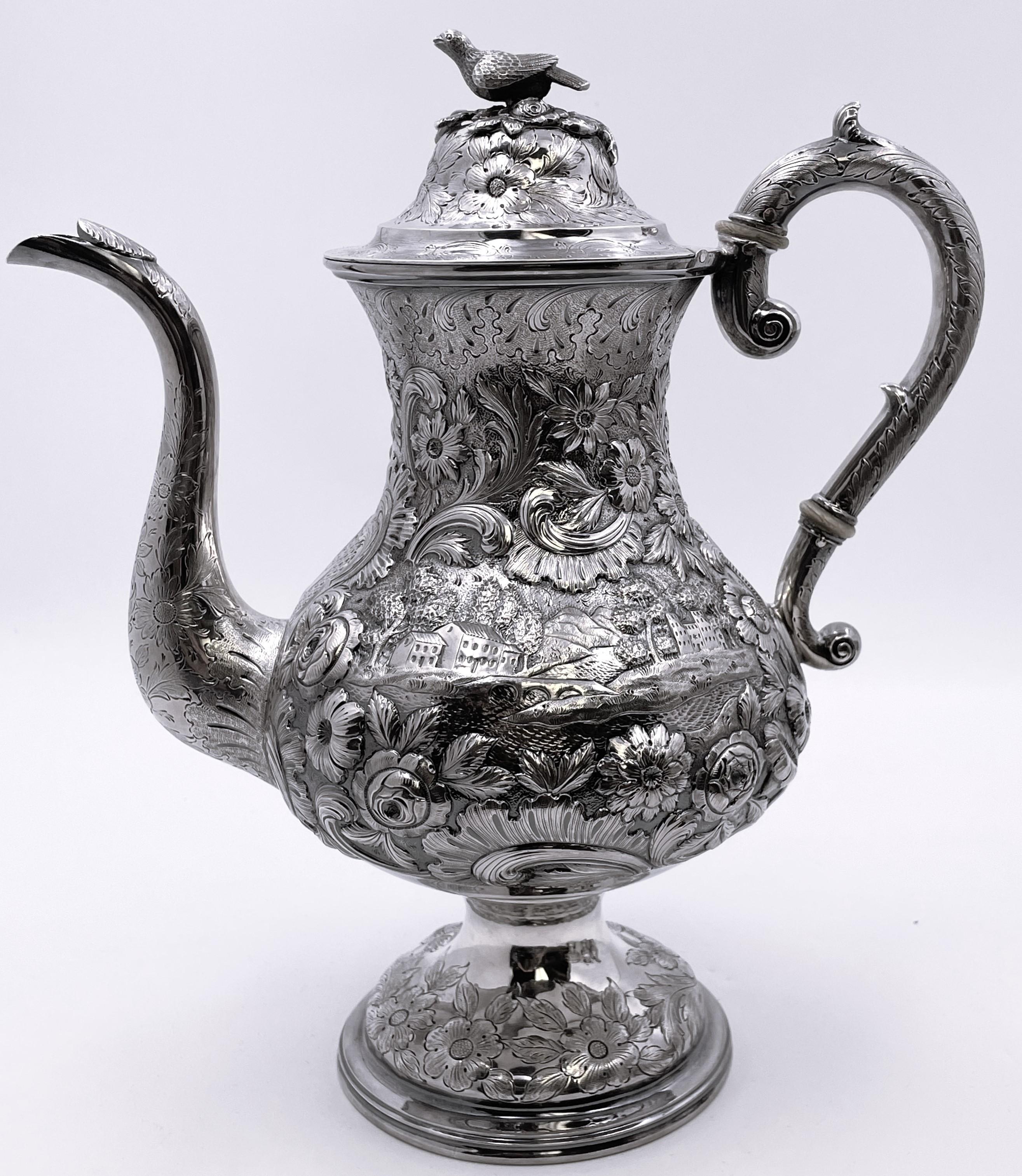 R. Service à thé et à café 6 pièces en A. Silver Repousse de château architectural en vente 3