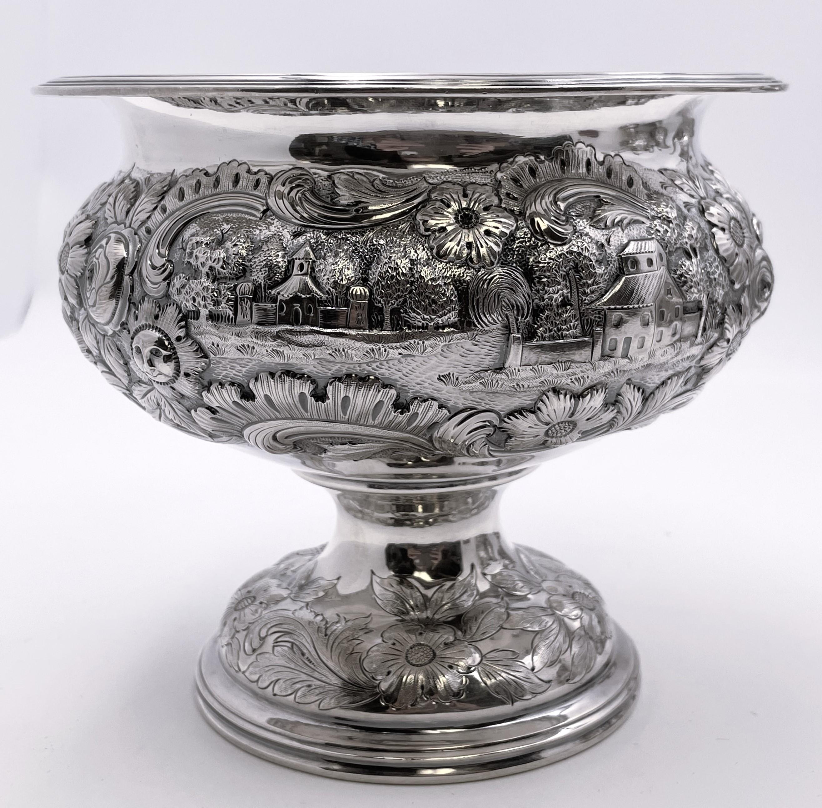 R. Service à thé et à café 6 pièces en A. Silver Repousse de château architectural en vente 6