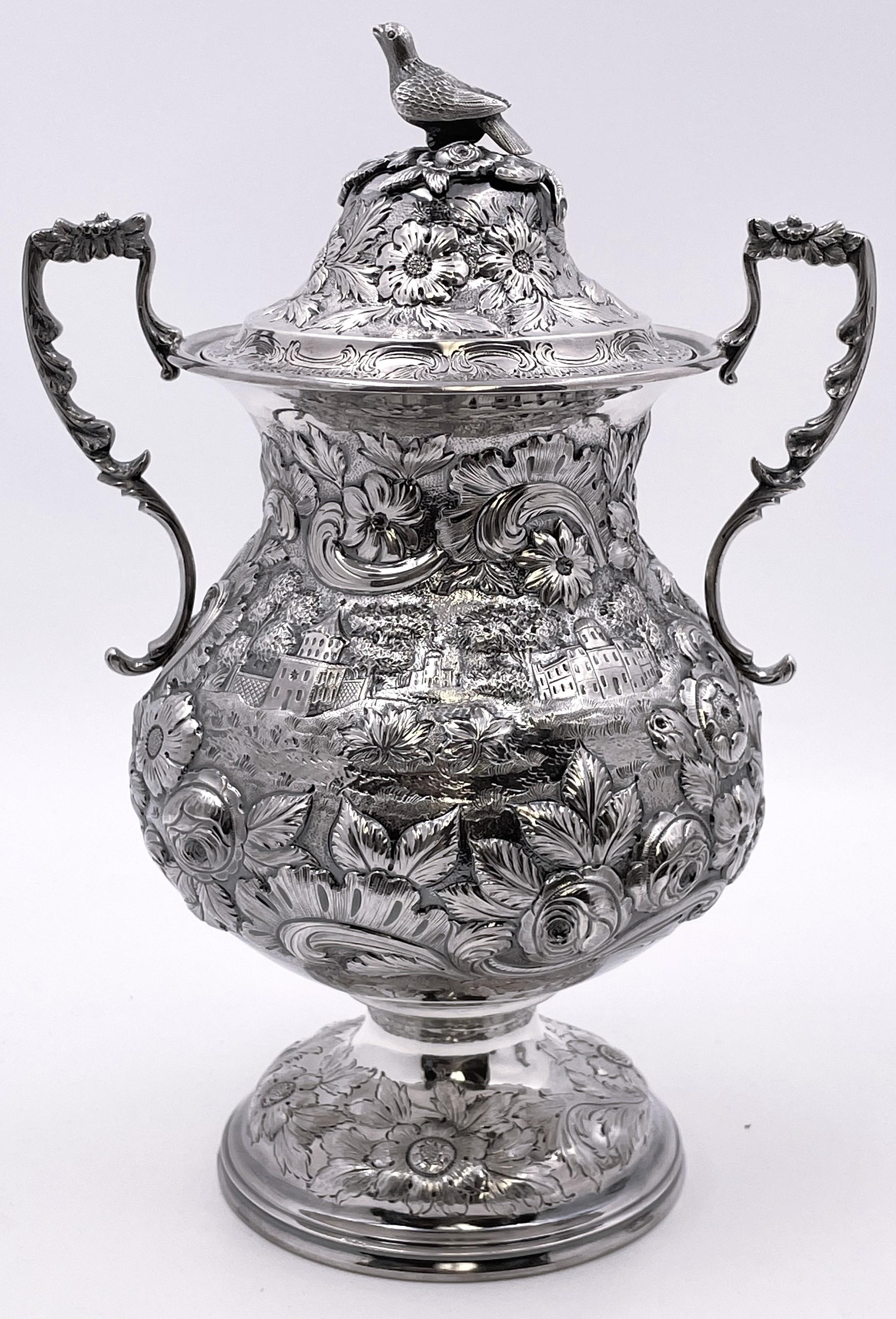 R. Service à thé et à café 6 pièces en A. Silver Repousse de château architectural en vente 8