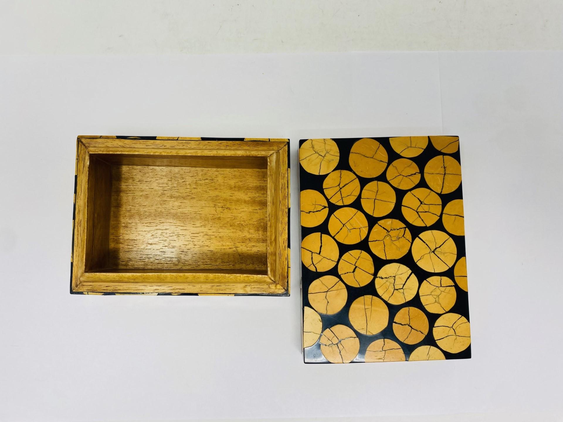 R Y Augousti Organic Modernity  Lack Wood Inlaid Trinket Box  (Handgefertigt) im Angebot