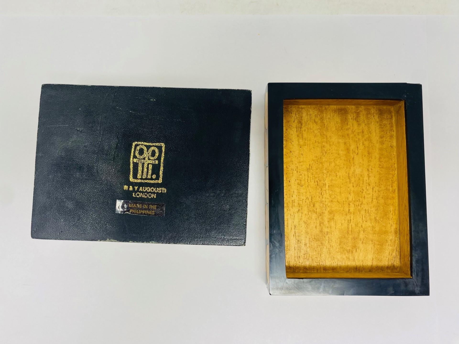 Augousti Organic Modern  Boîte à bibelots en bois laqué incrusté  Bon état - En vente à San Diego, CA