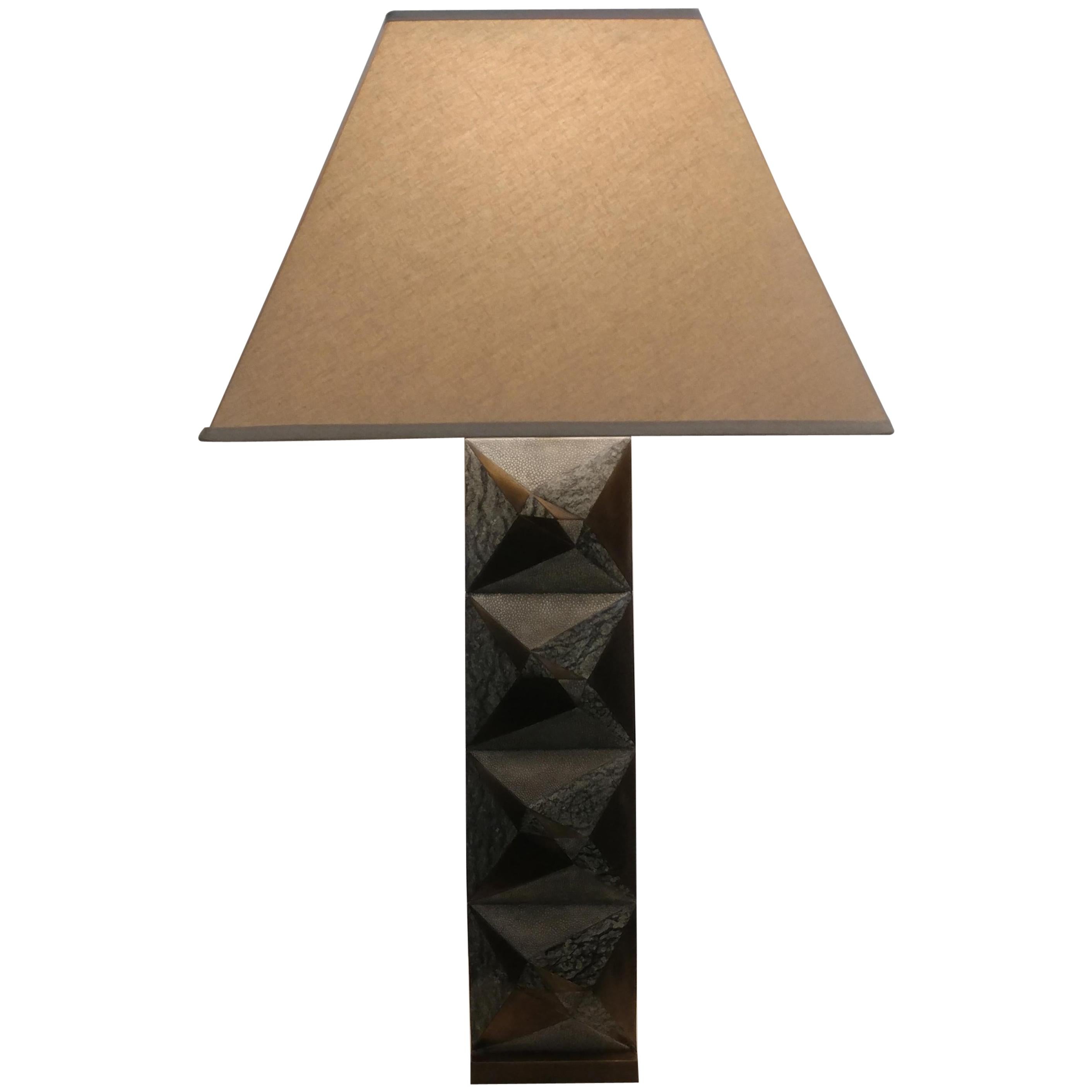 R & Y Augousti Paris Faceted Cut Shagreen, Marble and Bronze Table Lamp im Angebot