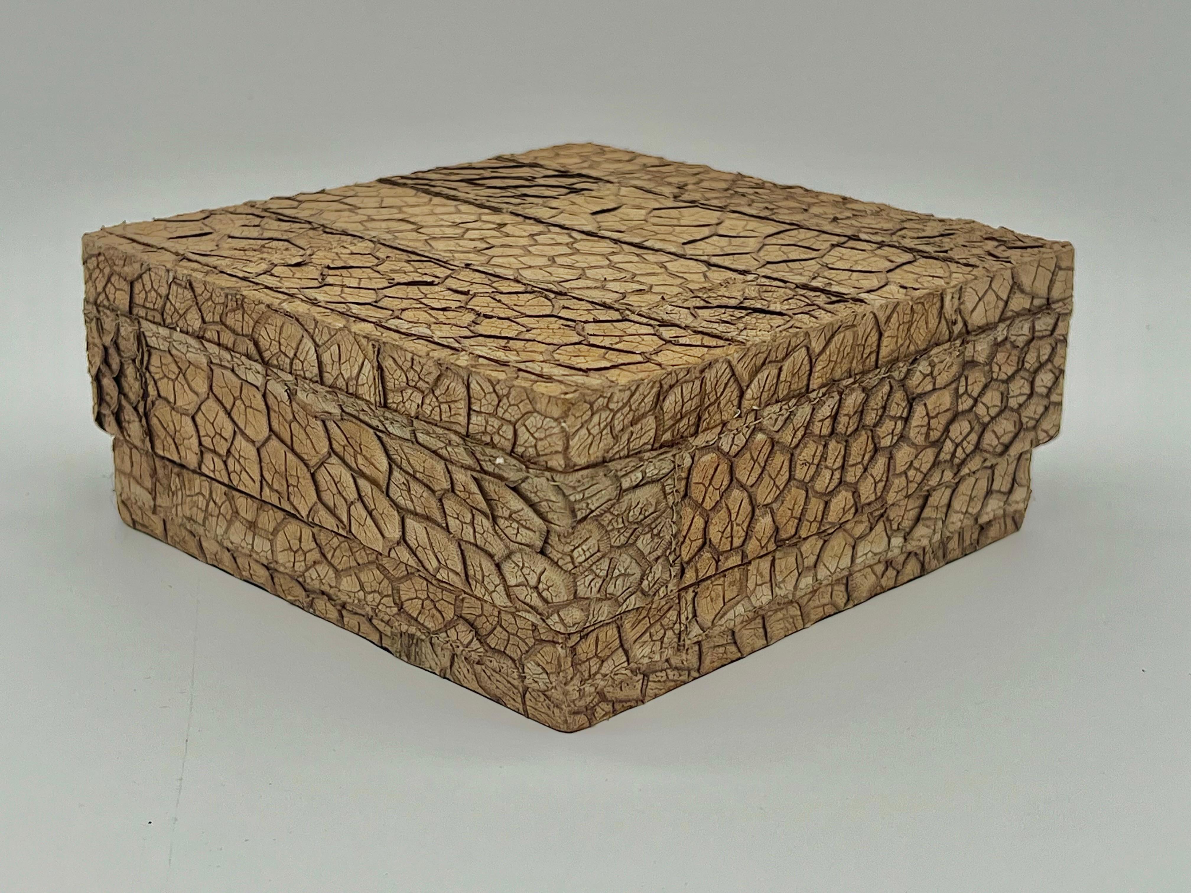 R & Y Augousti Caja de mesa decorativa de piel de serpiente de París Francia Art Decó en venta