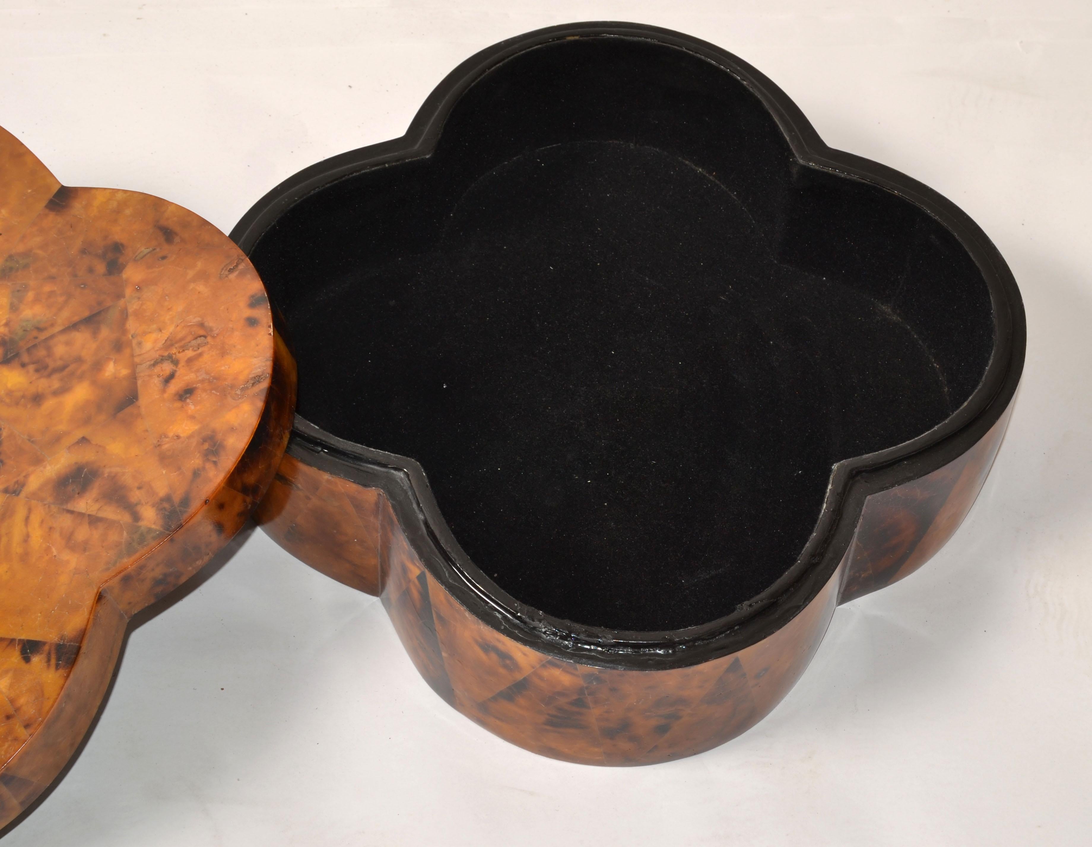 R & Y Augousti Scatola decorativa per gioielli Foglie di tabacco Legno duro Bronzo Stambecco in vendita 3