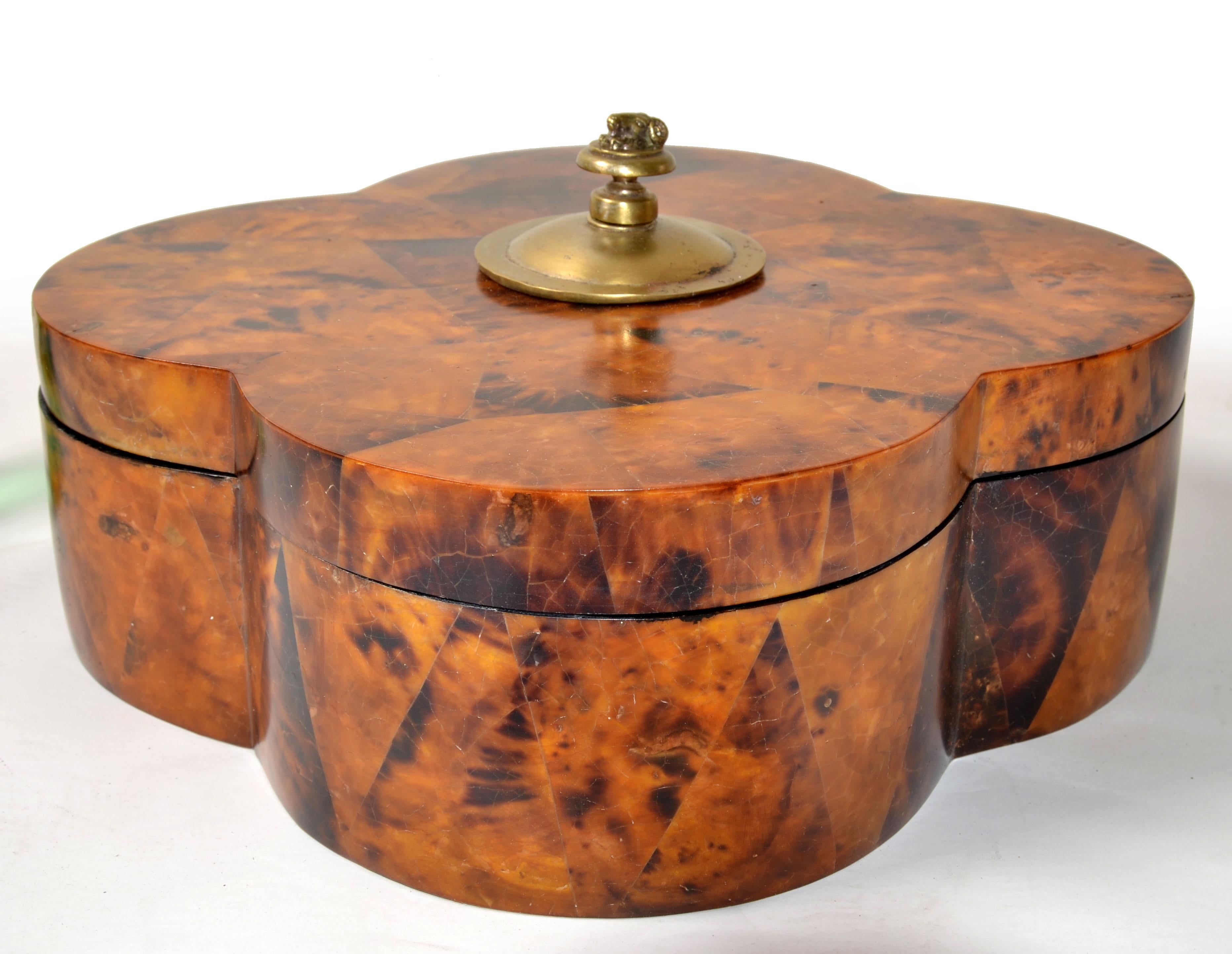 R & Y Augousti Scatola decorativa per gioielli Foglie di tabacco Legno duro Bronzo Stambecco in vendita 7