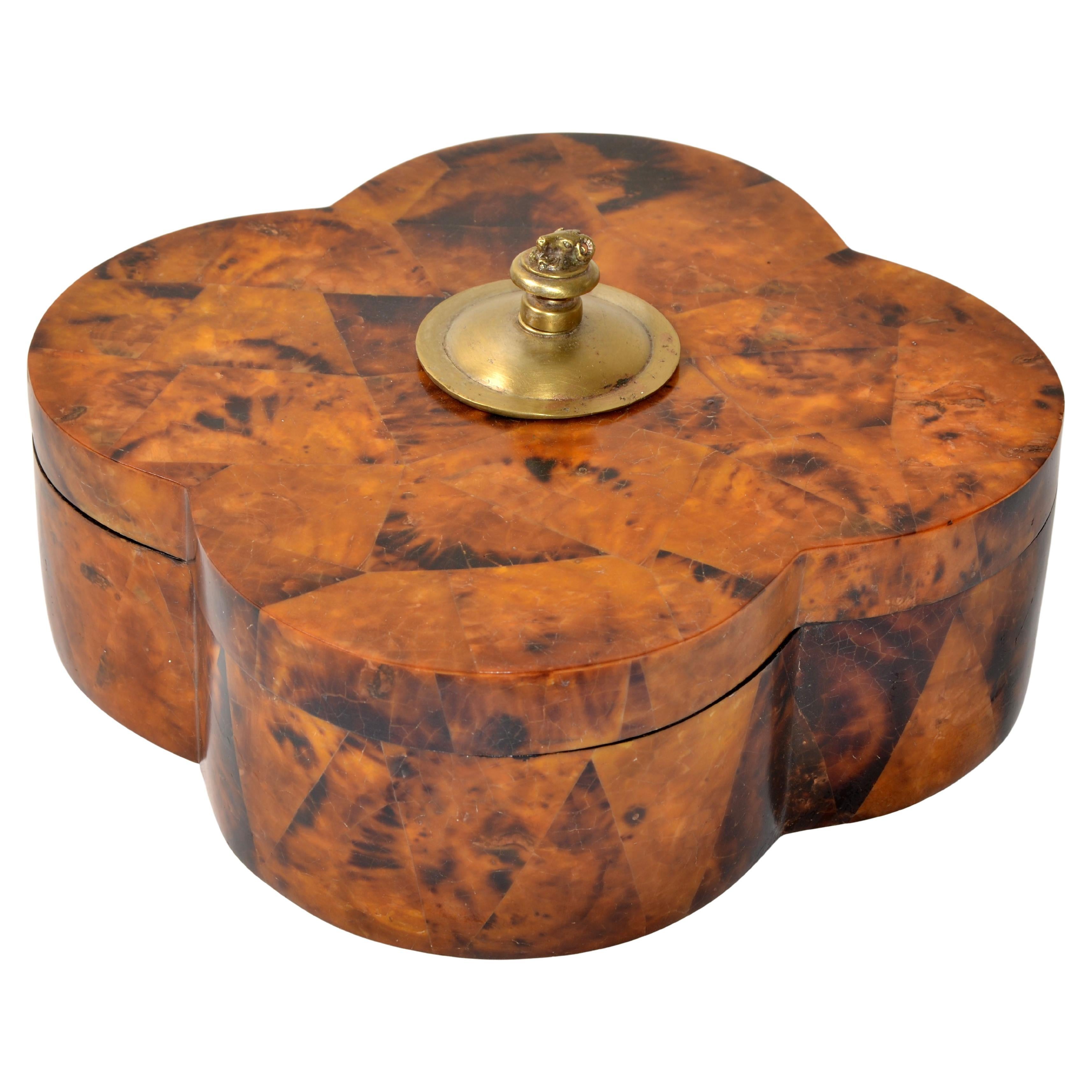 R & Y Augousti Scatola decorativa per gioielli Foglie di tabacco Legno duro Bronzo Stambecco in vendita