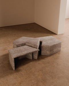 R.01 Stone Cocktail Tables / Juego de 3 / Travertino plateado by Lusano