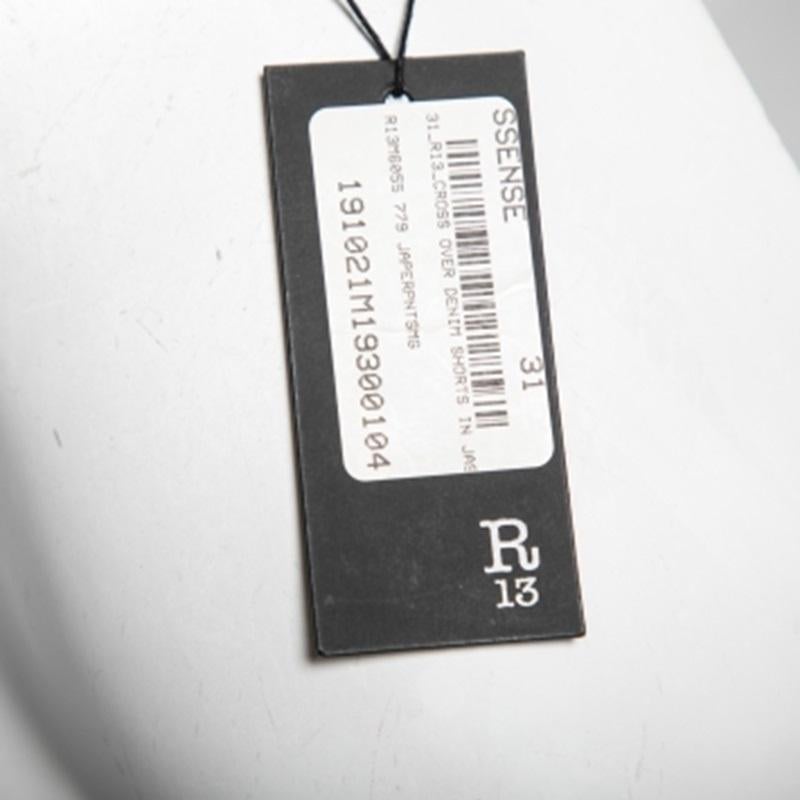 R13 Denim bleu Short à taille asymétrique et bords effilochés M en vente 2