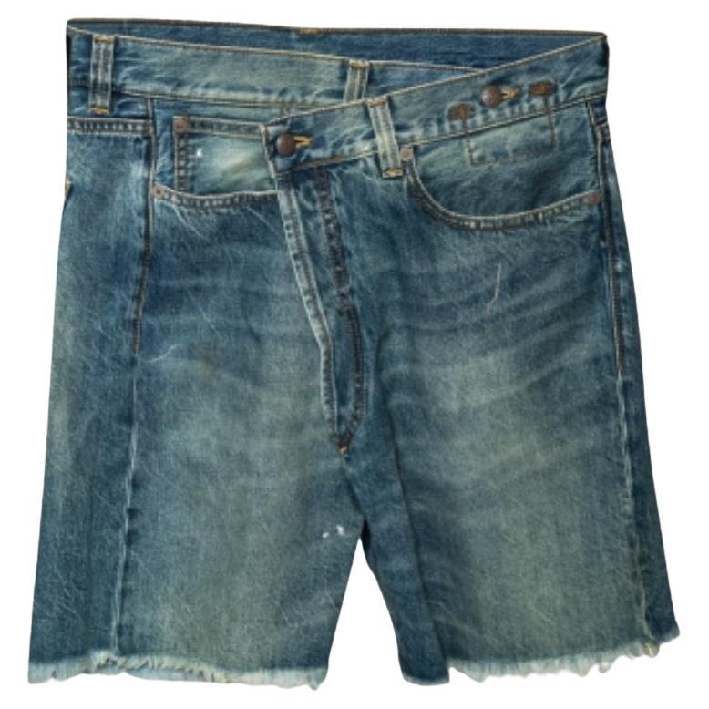 R13 Denim bleu Short à taille asymétrique et bords effilochés M en vente