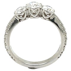 R32-101 - ETERNAL HEARTS Platinum Ring with Diamonds