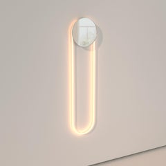 Ra Wandspiegel Moderner handgebogener Neon-Wandleuchter von Studio d'armes
