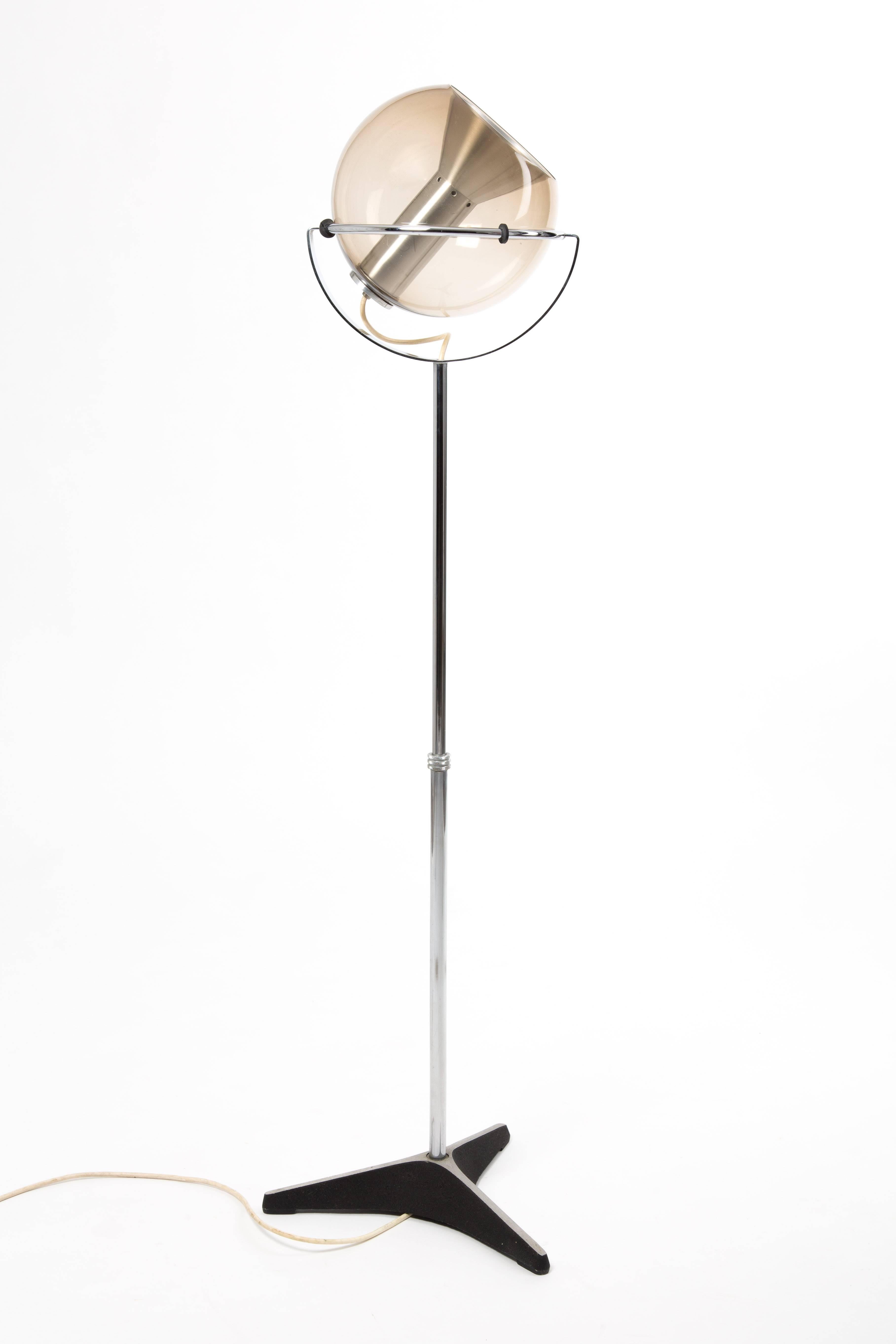 RAAK Amsterdam Floor Lamp by Frank Ligtelijn with Smoke Glass 7