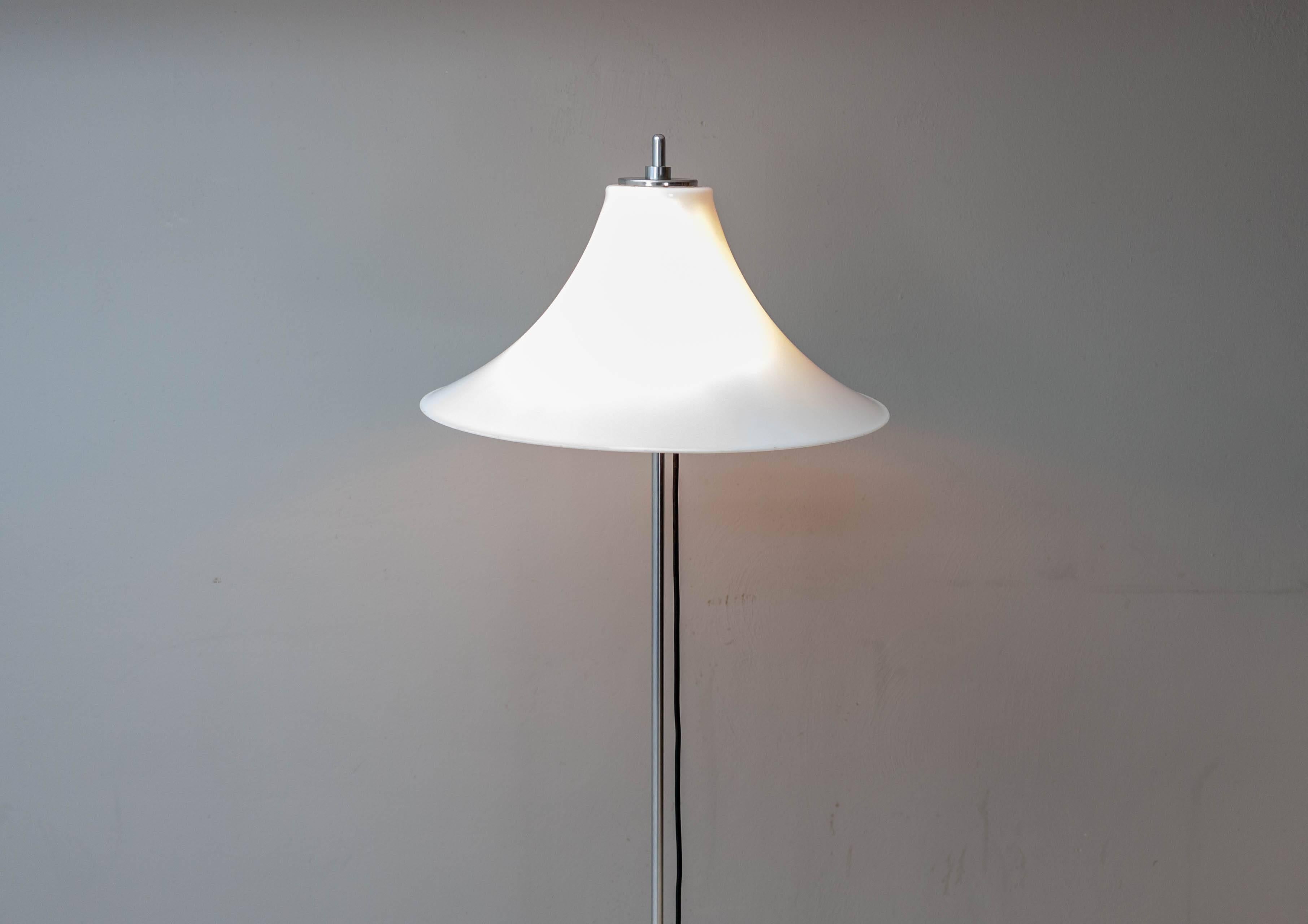 Mid-Century Modern Gepo  Amsterdam Height-Adjustable Floor Lamp For Sale