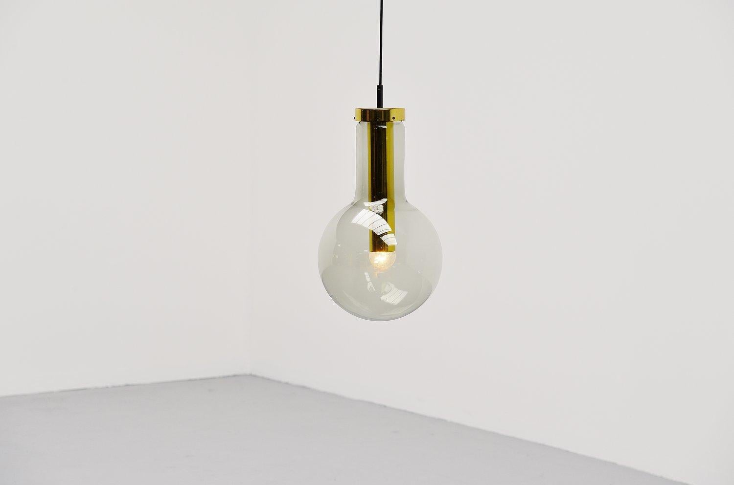 Metà XX secolo RAAK Amsterdam Maxi Globe Xl Lampade a sospensione, Paesi Bassi 1965 in vendita