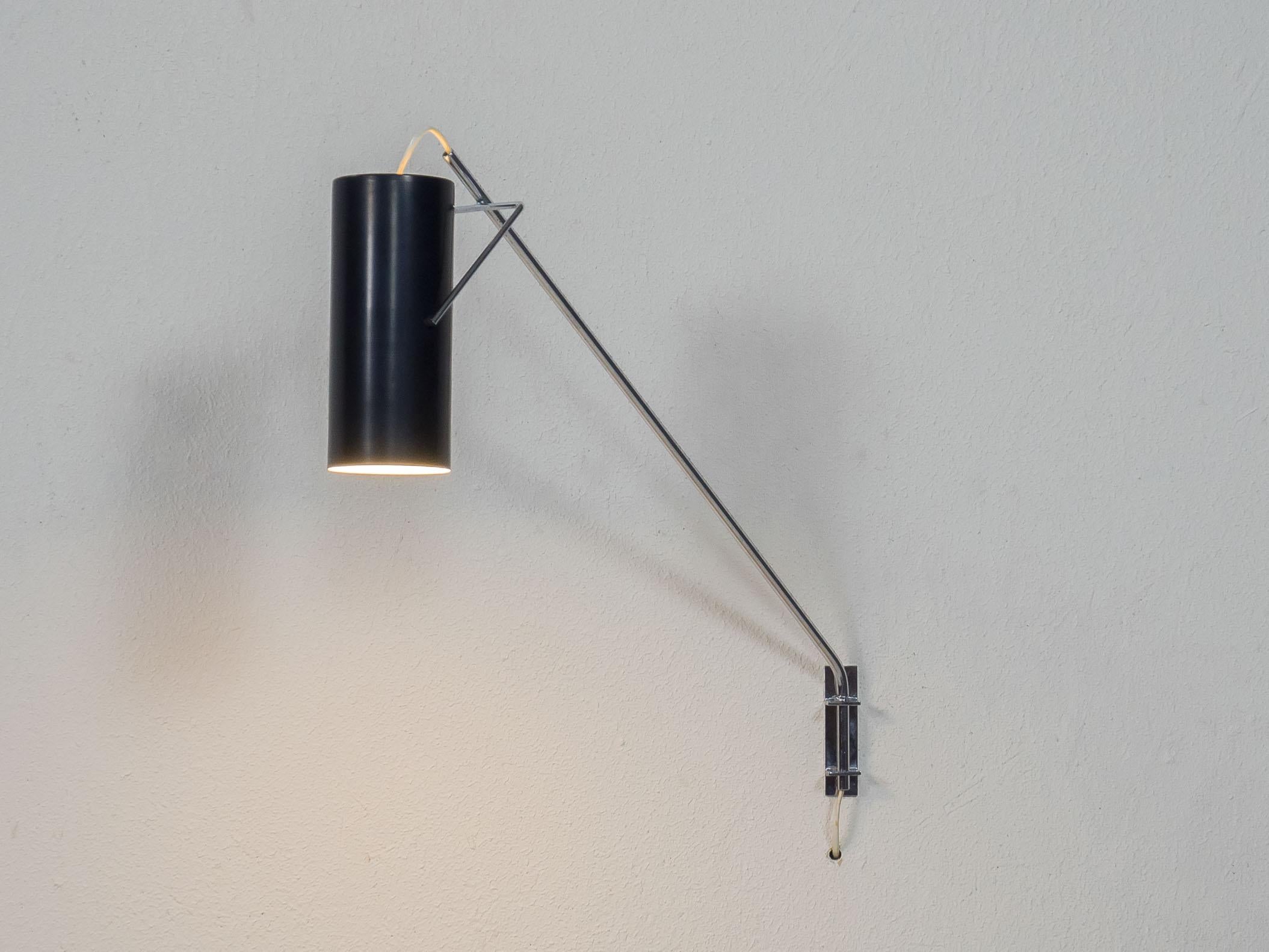 20th Century Raak ‘C-1505’ swivel wall lamp