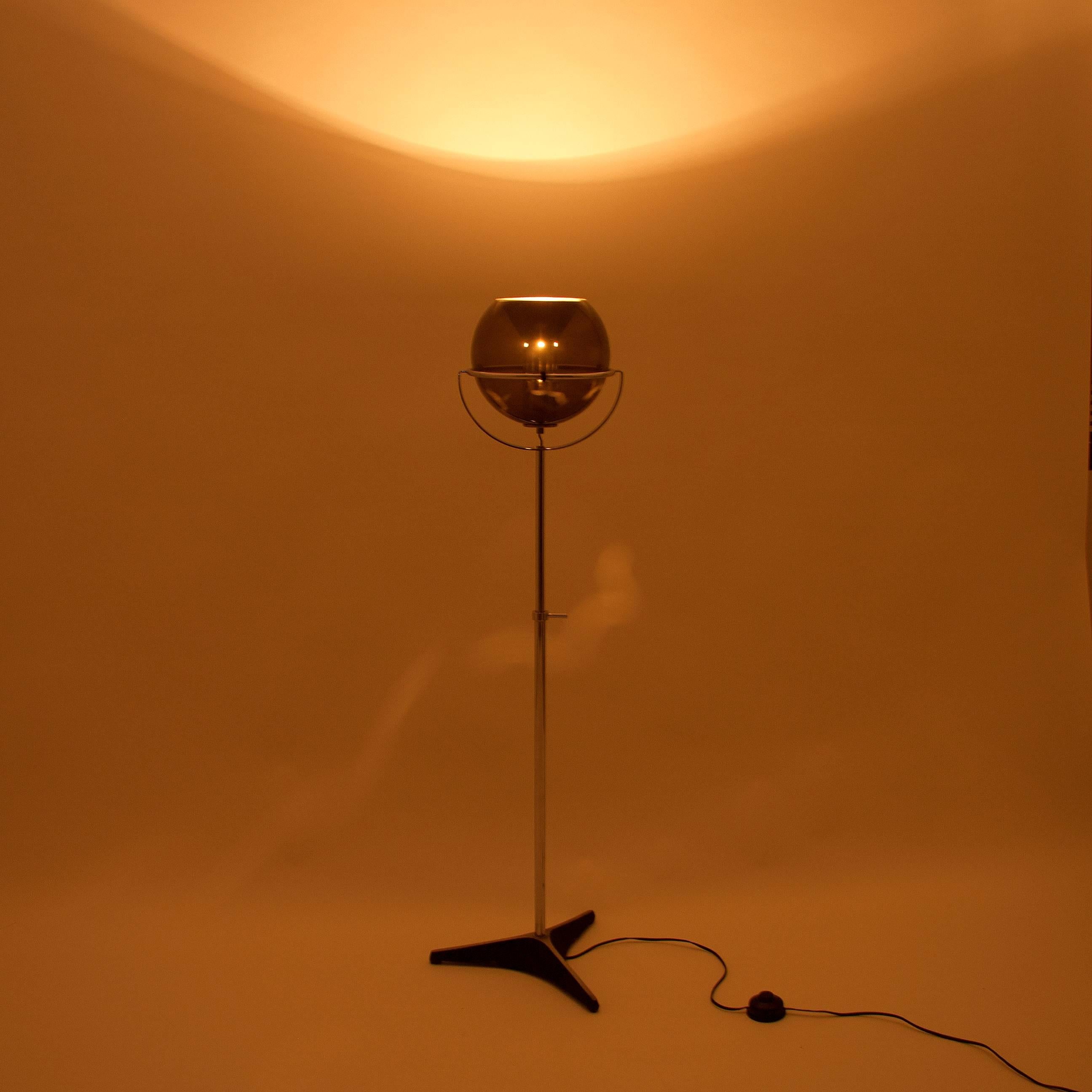 A stylish Mid-Century Modern floor lamp from the 1960s, model 