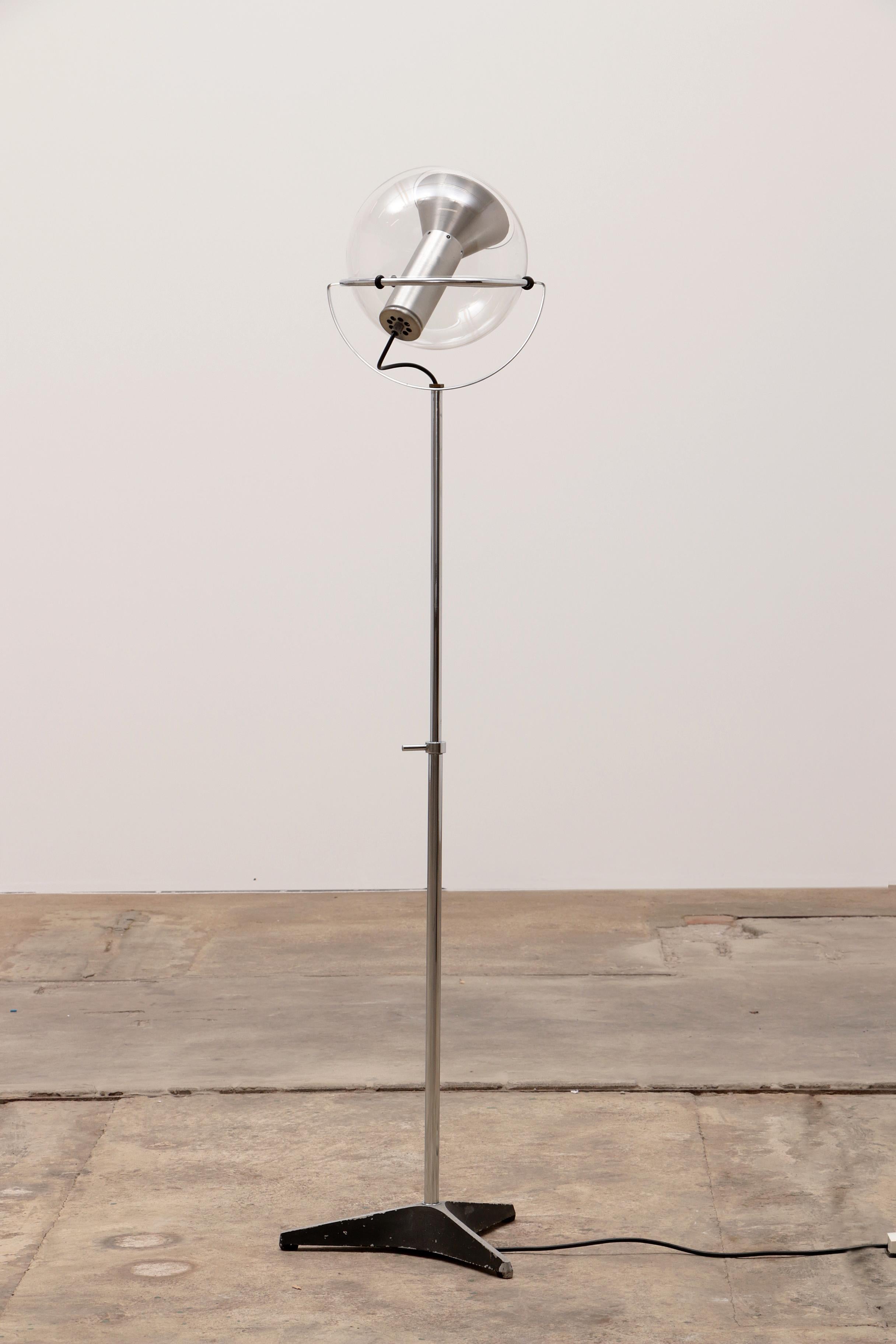 RAAK Globe Floor Lamp by Frank Ligtelijn, 1960s In Good Condition For Sale In Oostrum-Venray, NL