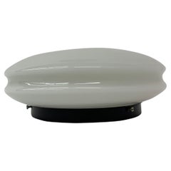 Lampada da soffitto in vetro opalino RAAK, anni '60