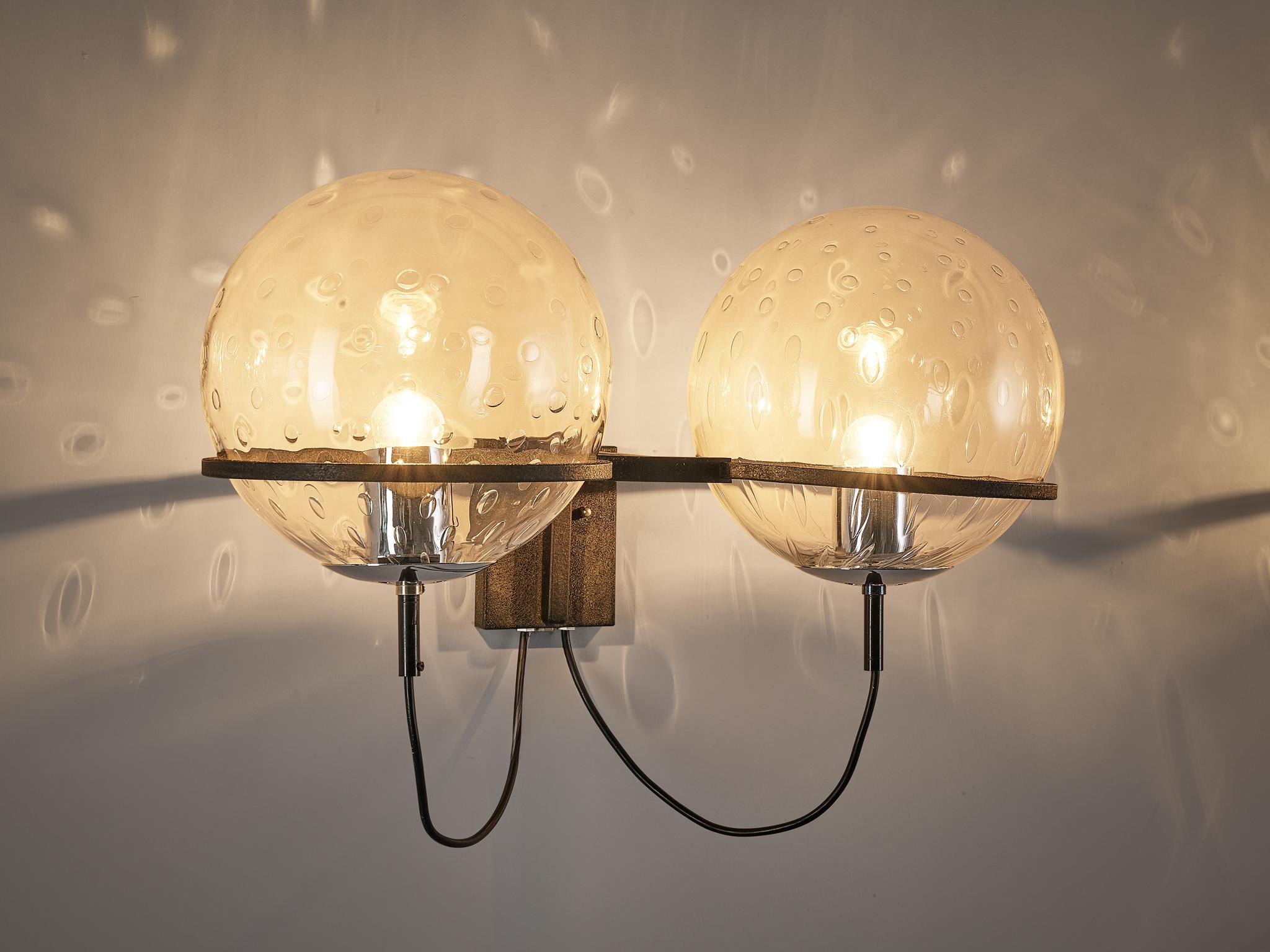 RAAK Pair of Wall Lights in Chrome and Structured Glass In Good Condition For Sale In Waalwijk, NL