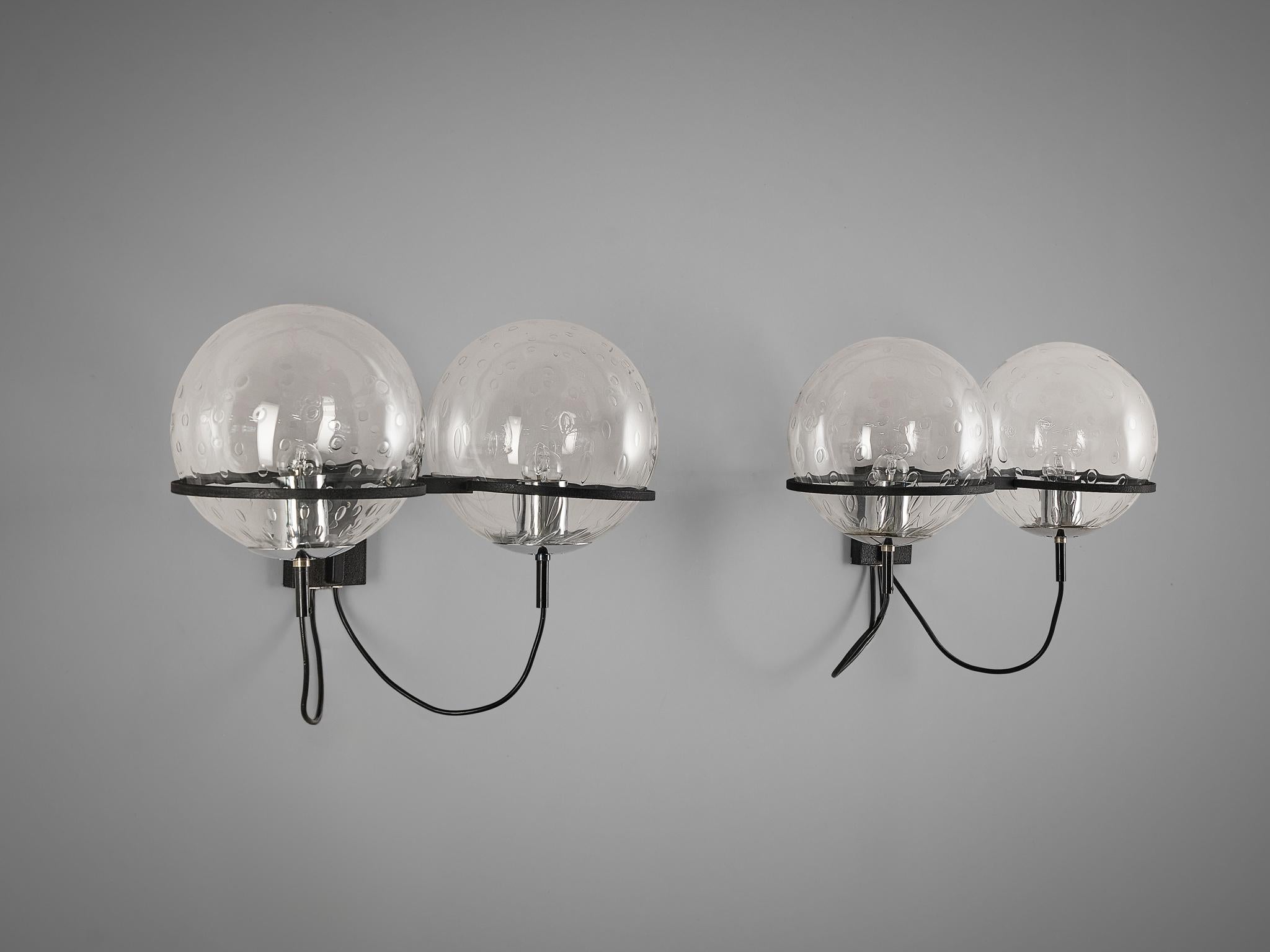 RAAK Pair of Wall Lights in Chrome and Structured Glass For Sale 2