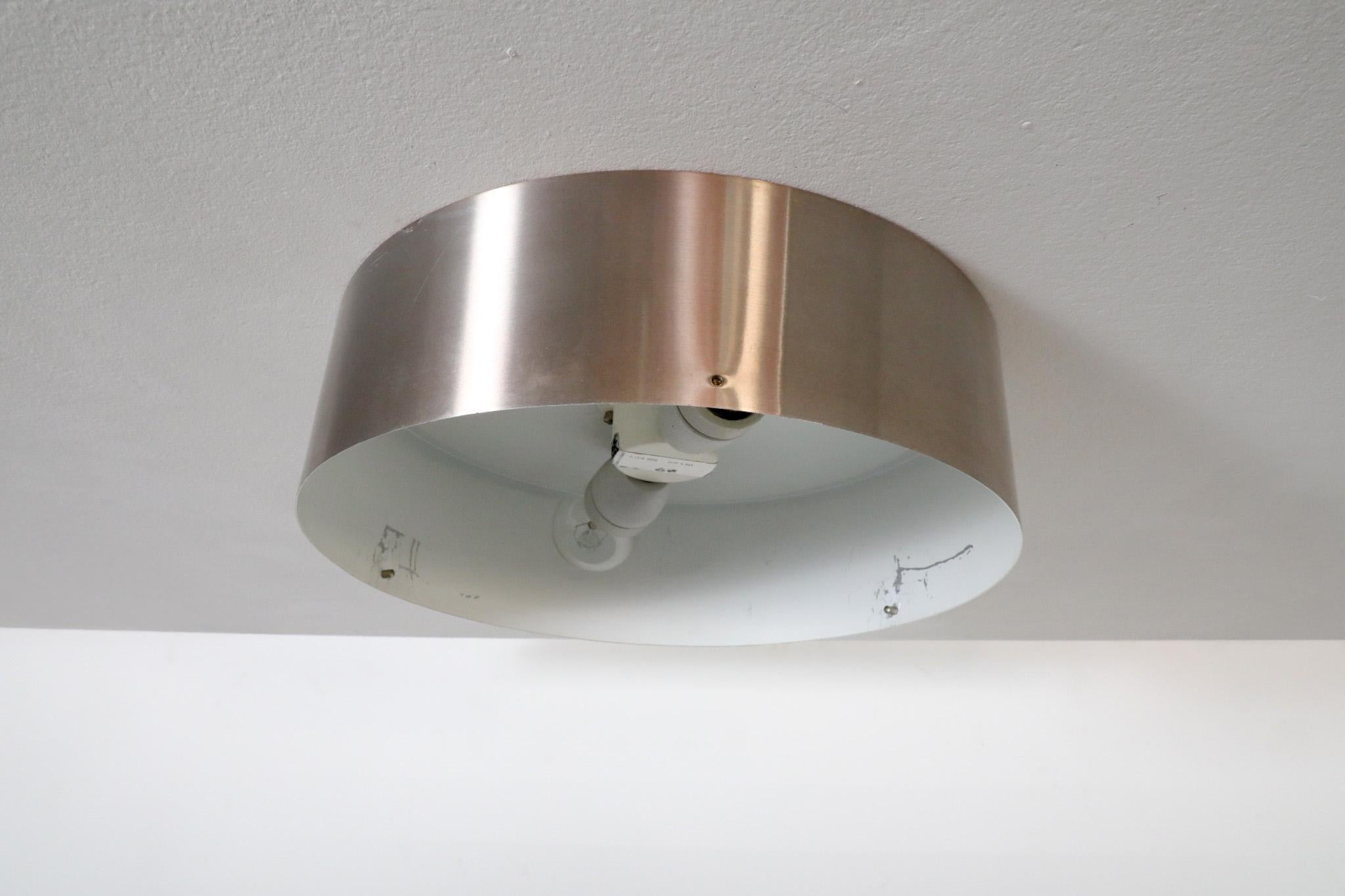 RAAK Pillola a forma di plafone con involucro in alluminio color Champagne in vendita 10