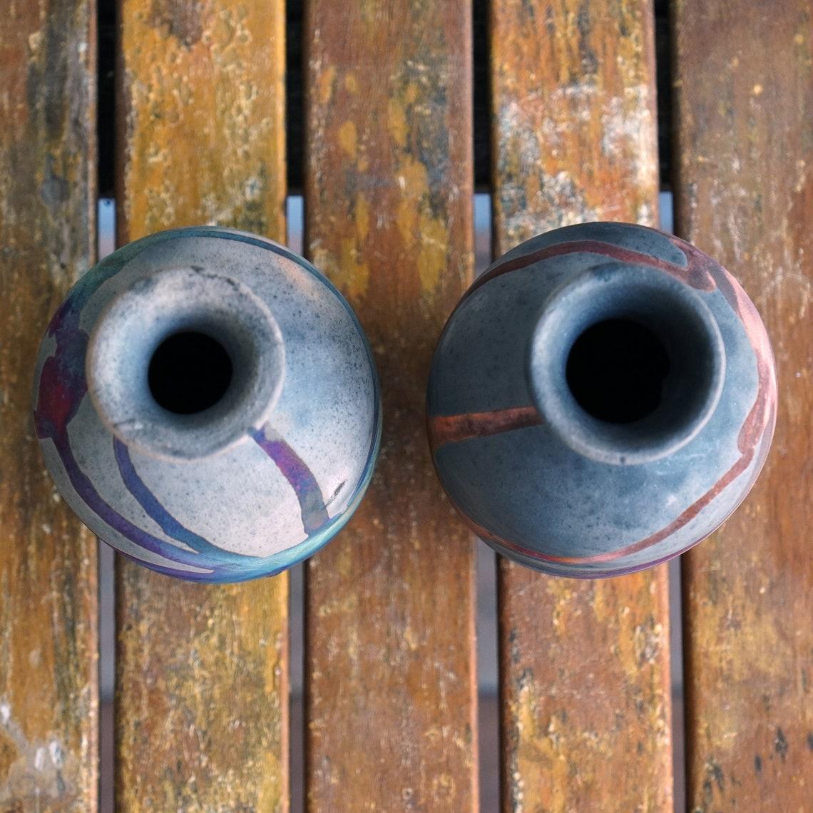Malaisien Koban 2 packs de vases en poterie Raku avec tube d'eau - Carbon Copper - Handmade en vente