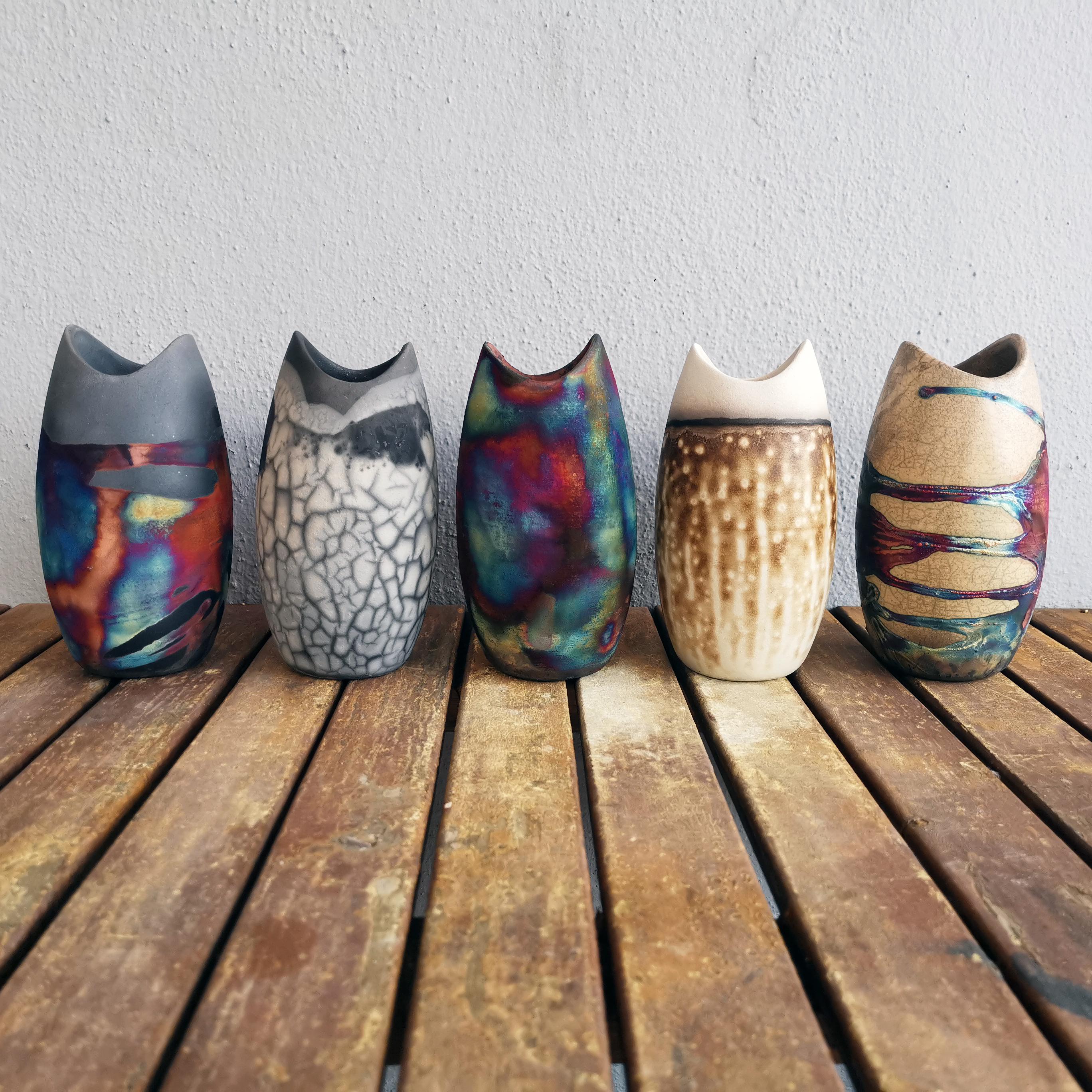 Malaisien Vase en poterie Raaquu Koi Raku, Obvara, décoration intérieure en céramique faite à la main en vente
