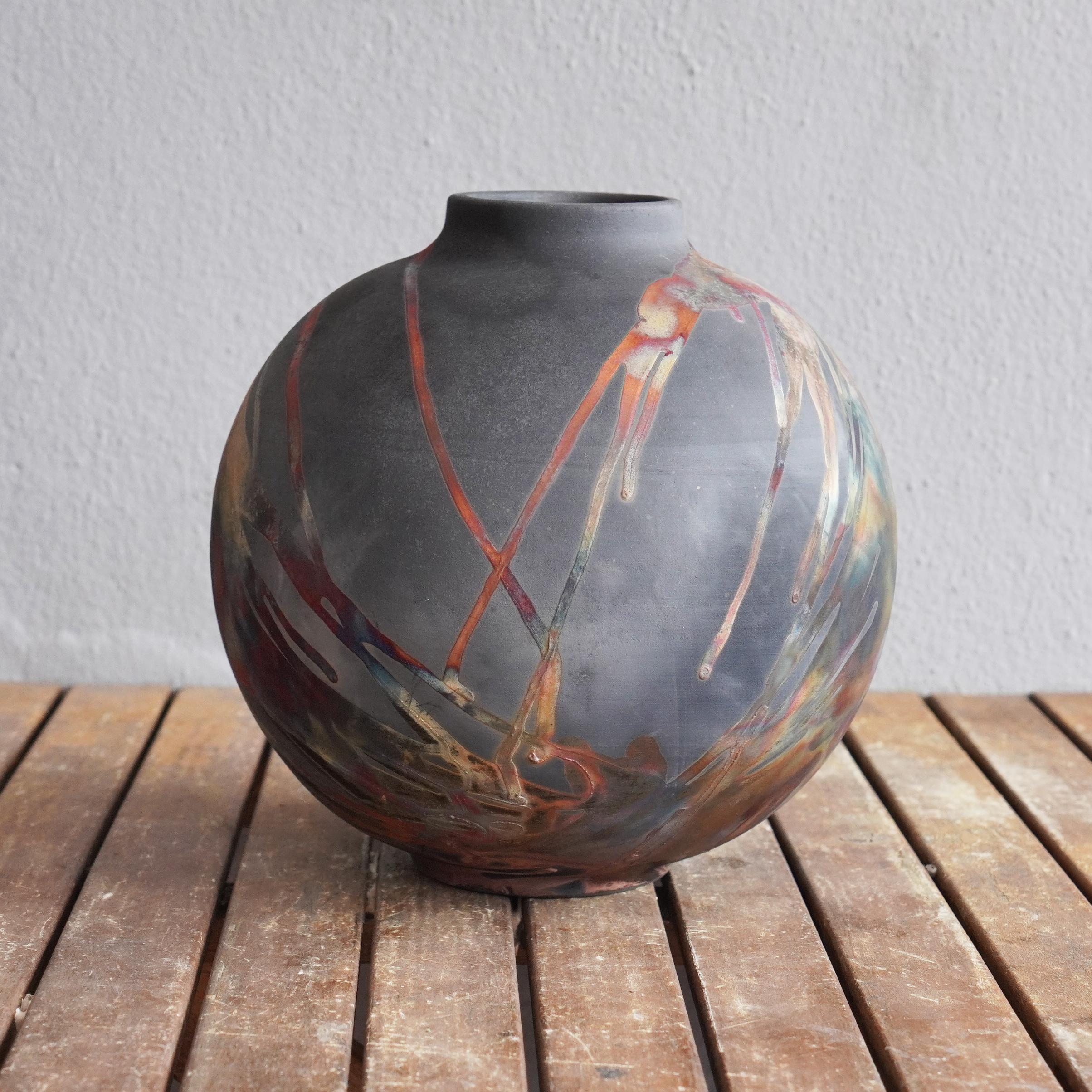Raaquu Raku Jarrón Globo Grande Cocido S/N0000422 Centro de mesa Serie Arte, Malasia Al fuego