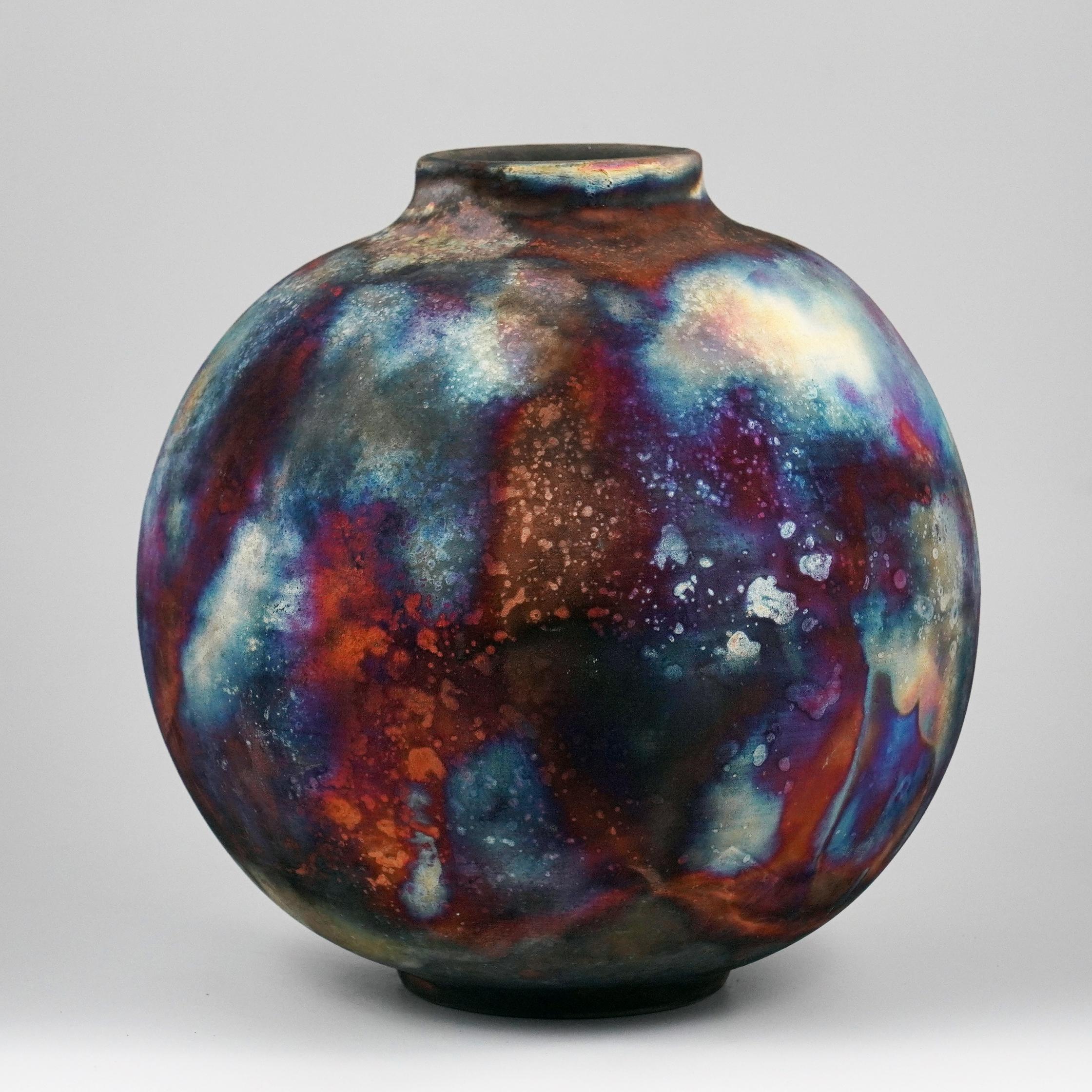 Moderno Vaso a forma di globo grande cotto Raaquu Raku S/N0000626 Serie d'Arte Centrotavola in vendita